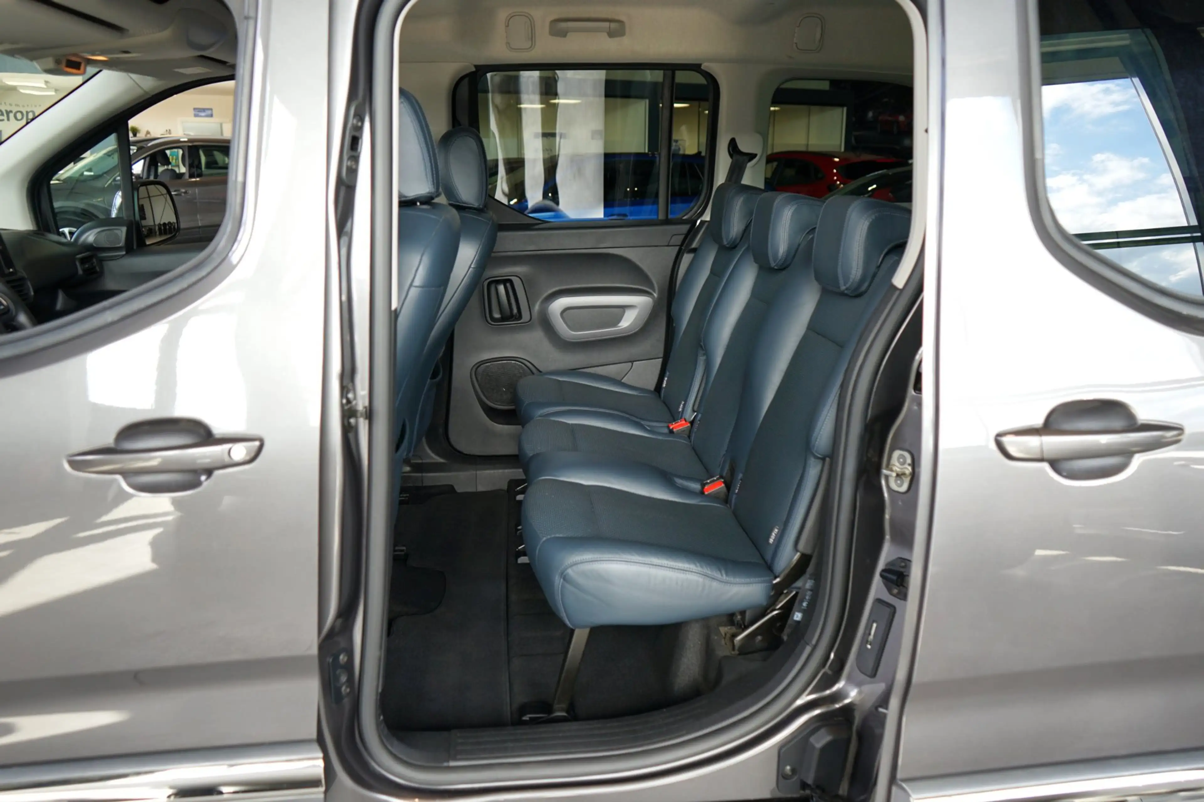 Toyota Proace City Verso 1.2 Turbo Long 7p. DEALER-ONDERHOUDEN — photo 7