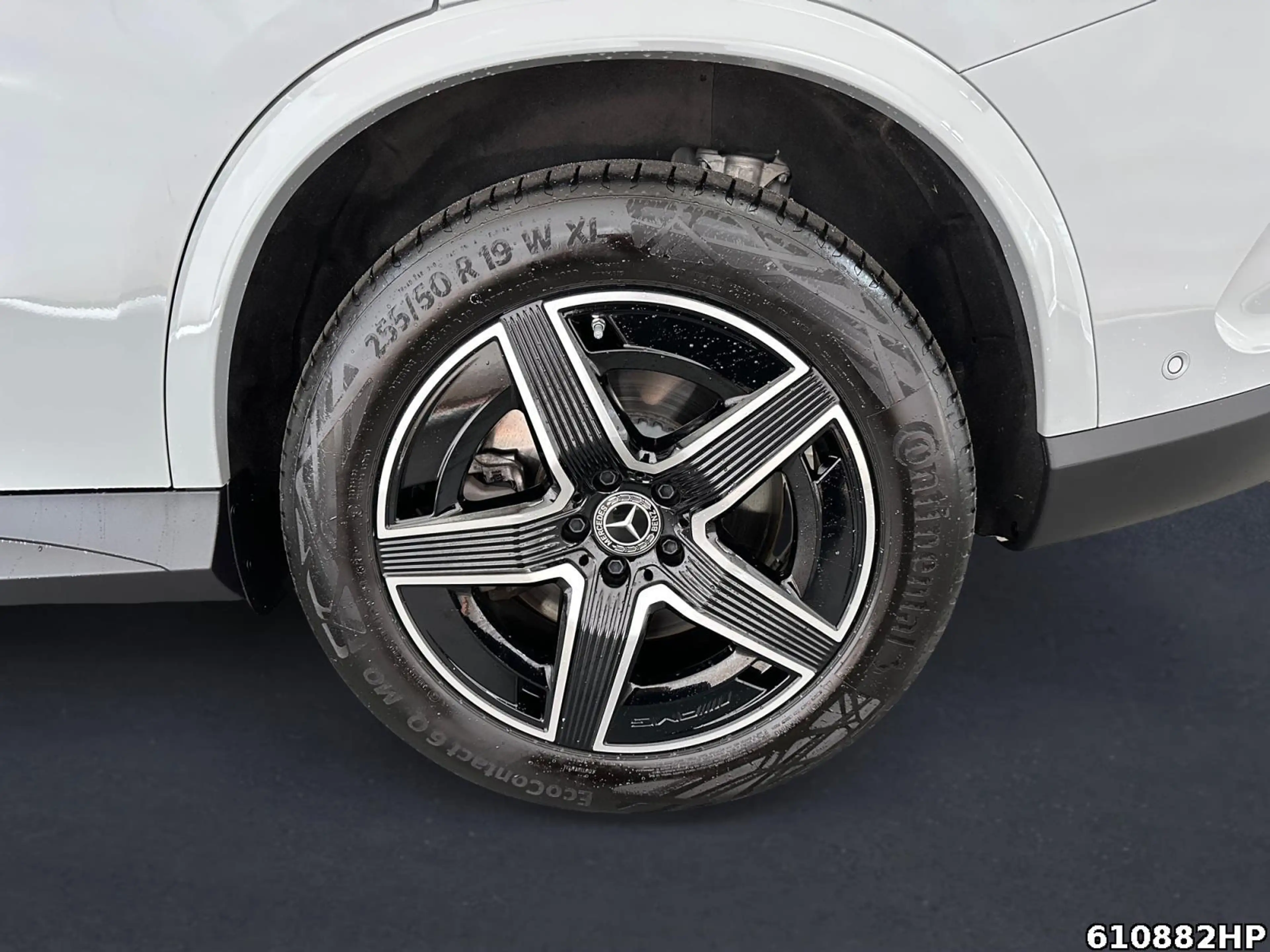 Mercedes-Benz GLC 300 de 4M AMG AHK Distronic Burmester 360° — photo 5