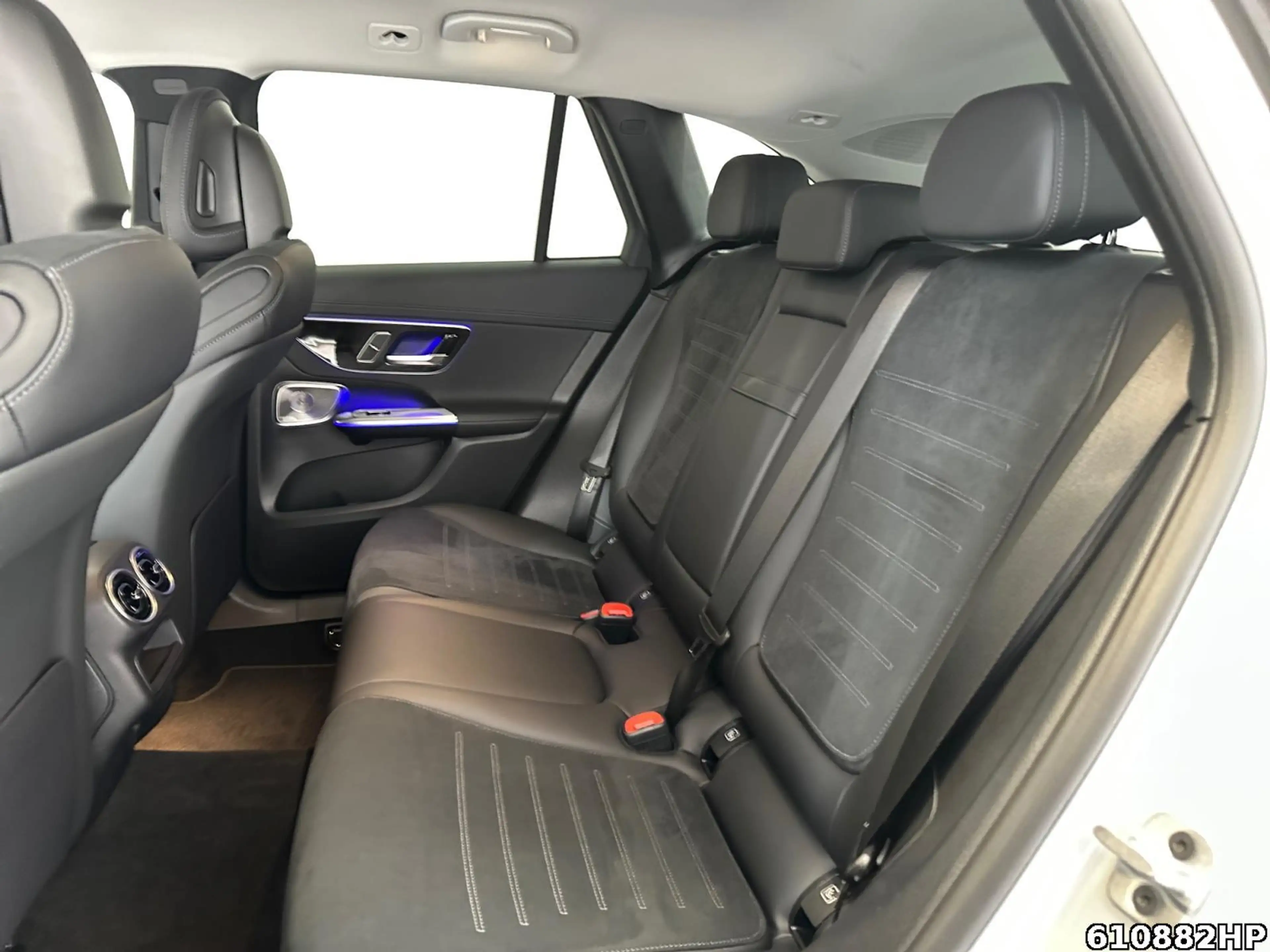 Mercedes-Benz GLC 300 de 4M AMG AHK Distronic Burmester 360° — photo 13