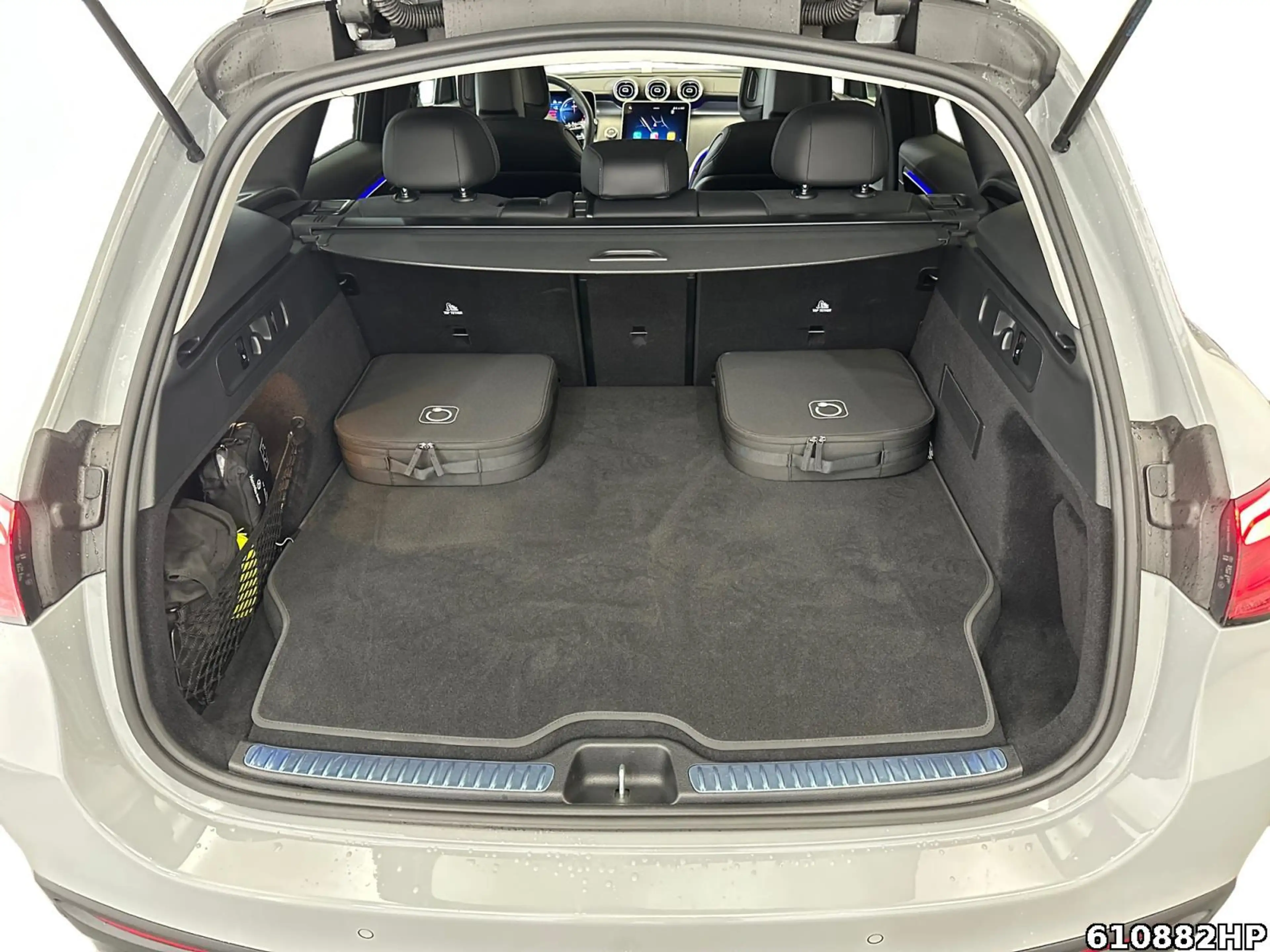 Mercedes-Benz GLC 300 de 4M AMG AHK Distronic Burmester 360° — photo 6