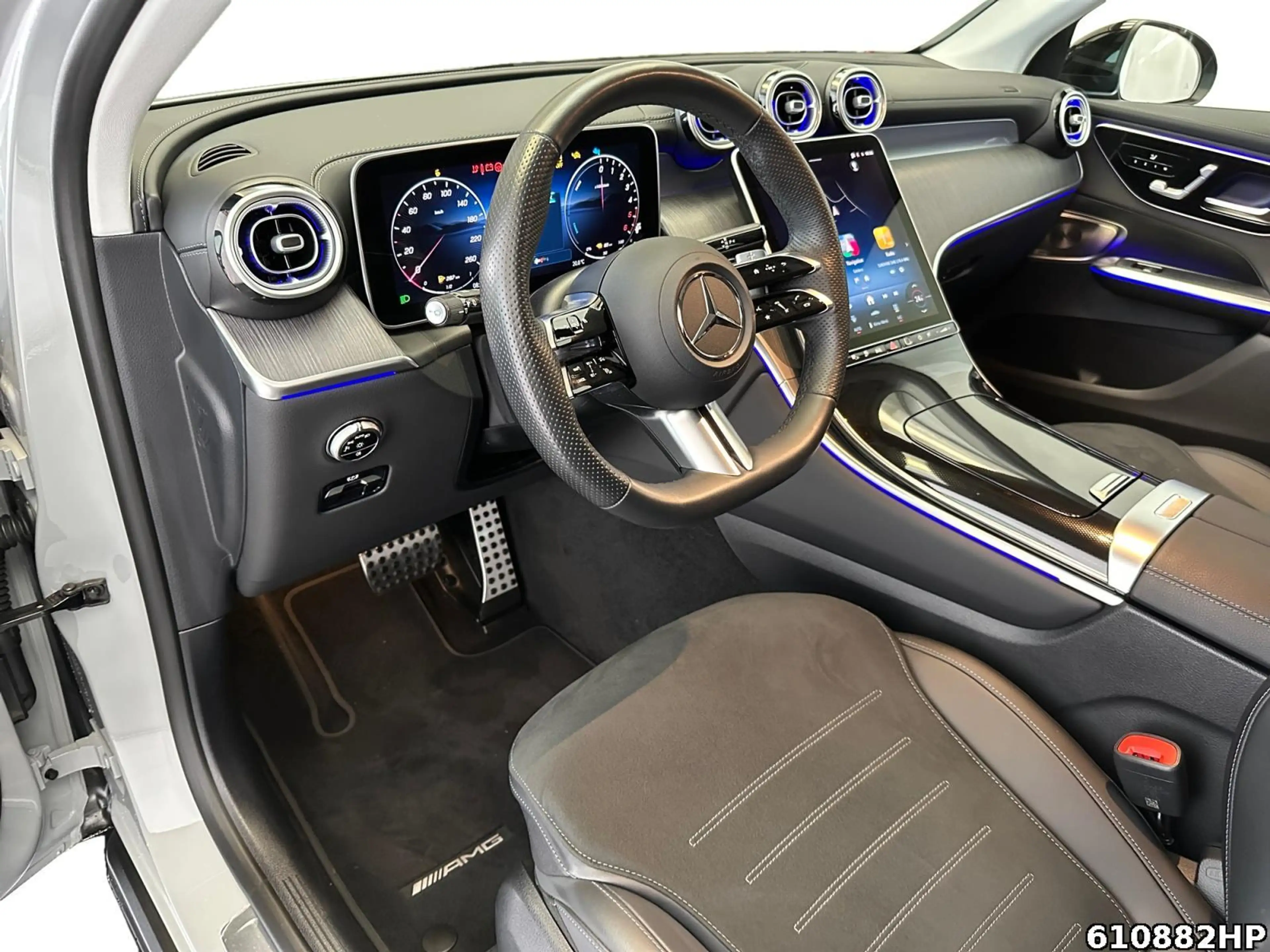 Mercedes-Benz GLC 300 de 4M AMG AHK Distronic Burmester 360° — photo 12