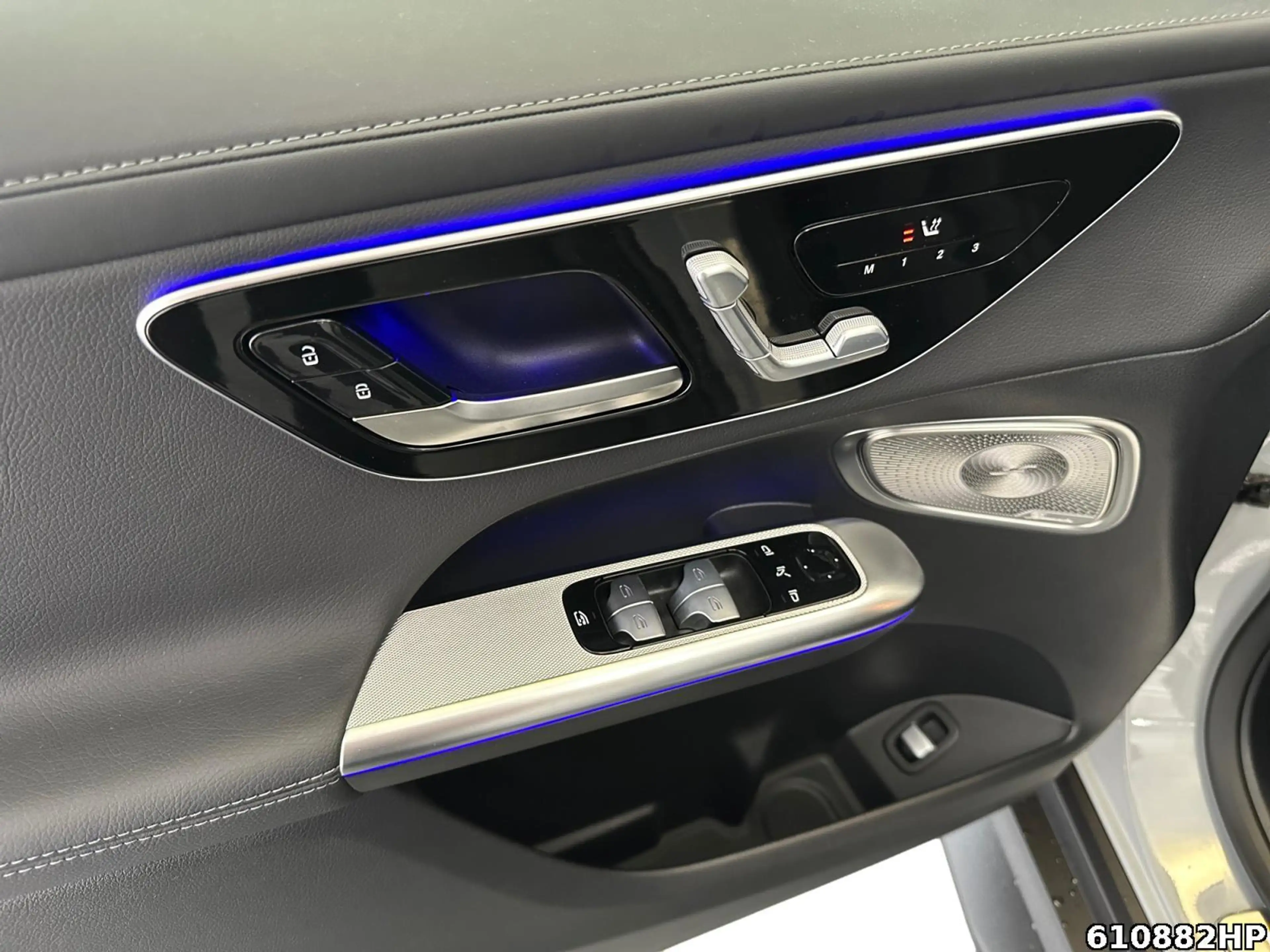 Mercedes-Benz GLC 300 de 4M AMG AHK Distronic Burmester 360° — photo 14