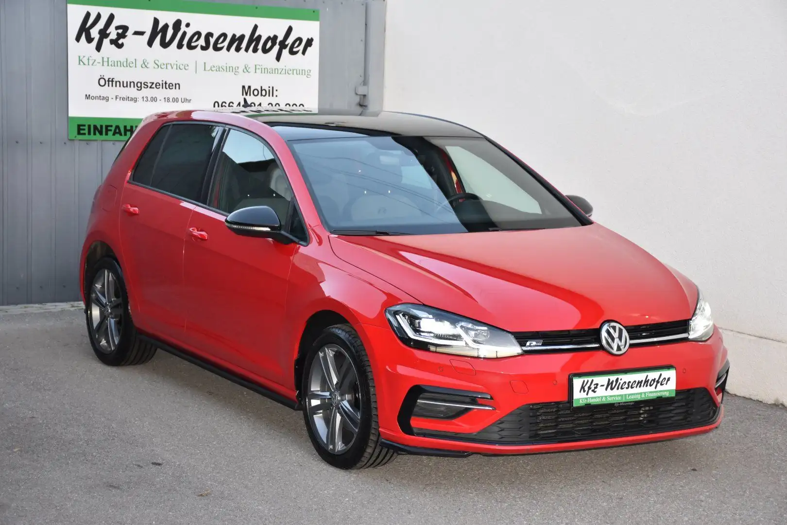 Volkswagen Golf VII 1.6 TDI R-line innen + außen / Sitzheizung / Rot - 1