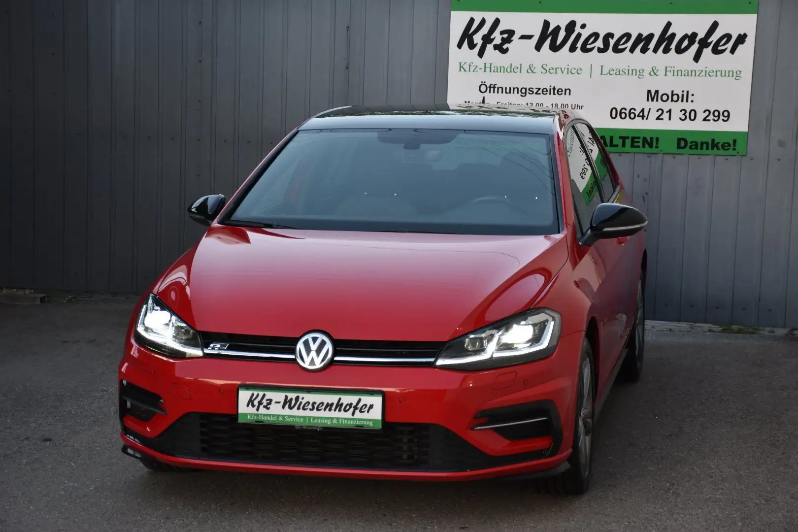 Volkswagen Golf VII 1.6 TDI R-line innen + außen / Sitzheizung / Rot - 2