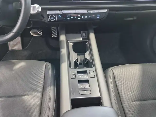 Hyundai IONIQ 6 view 12