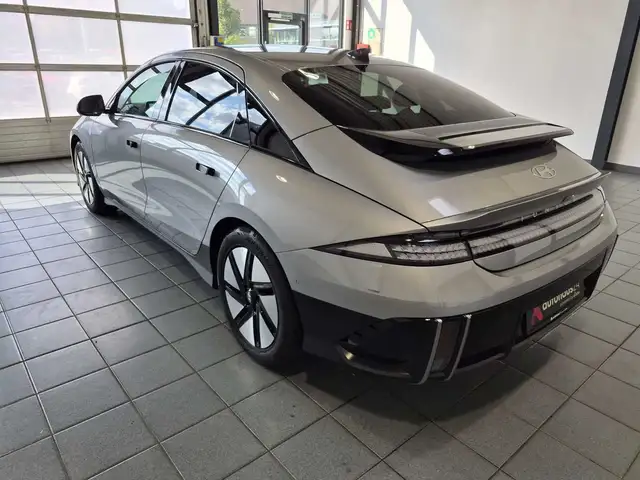 Hyundai IONIQ 6 view 4