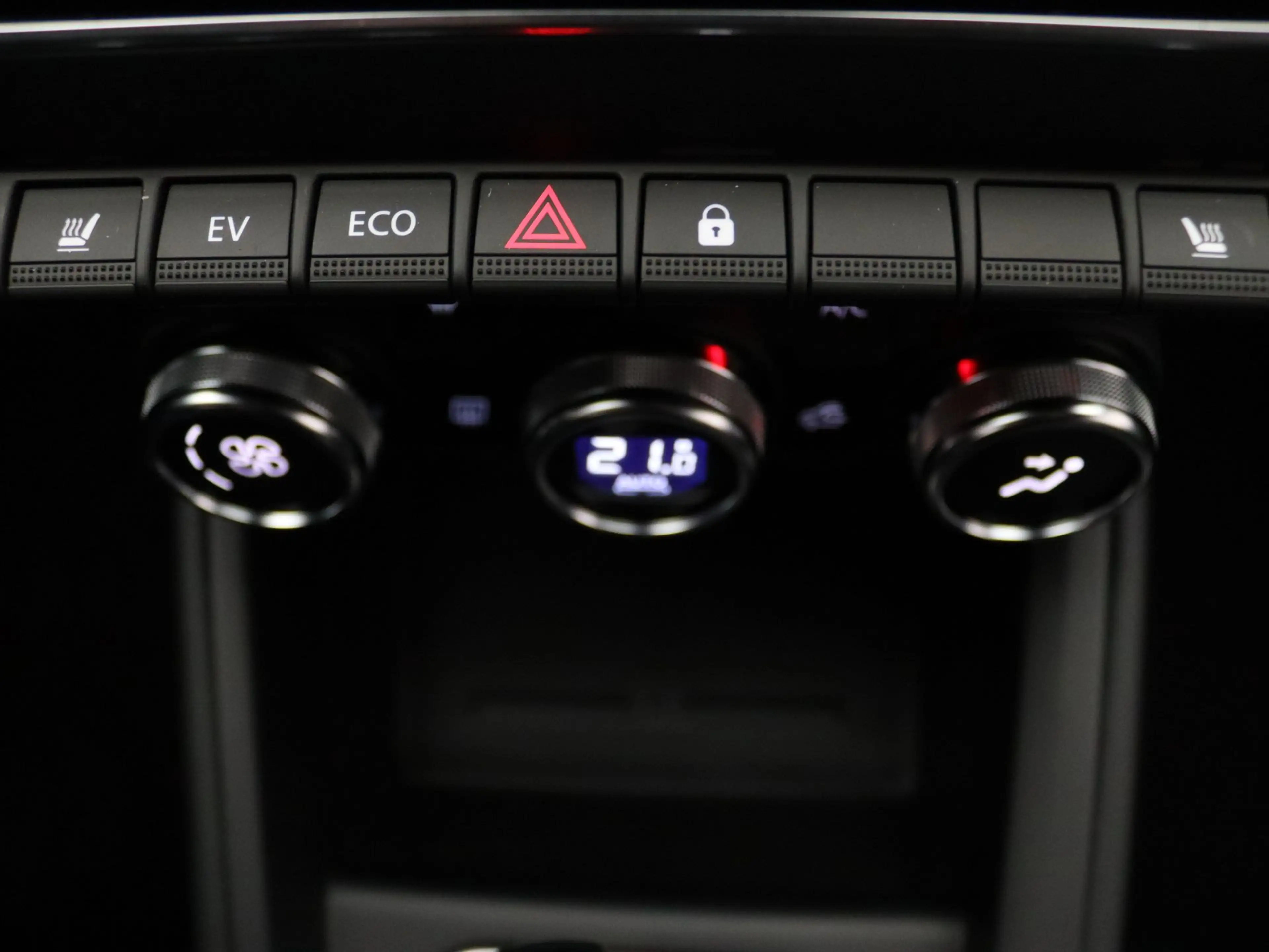 Mitsubishi Colt 140pk HEV Intense+ Automaat Camera | Adapt. Cruise — photo 18