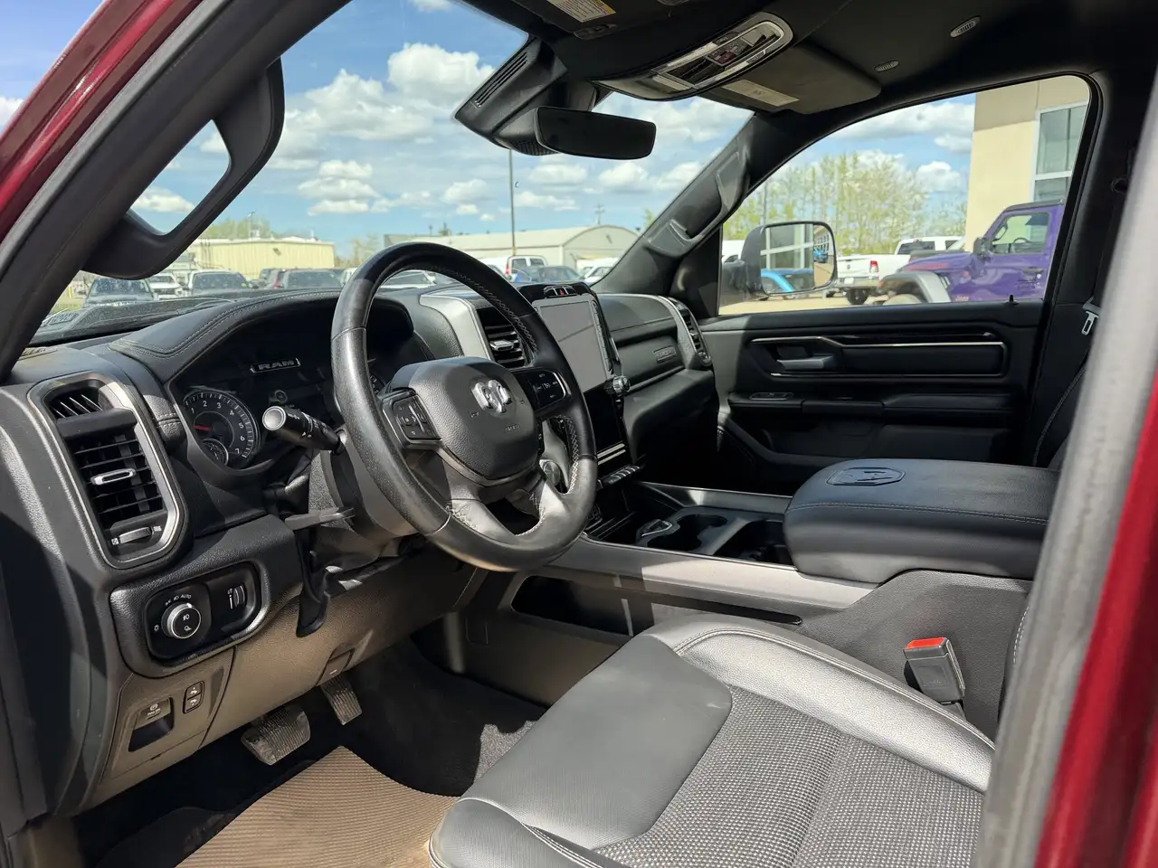 RAM 1500 снимка RAM 1500