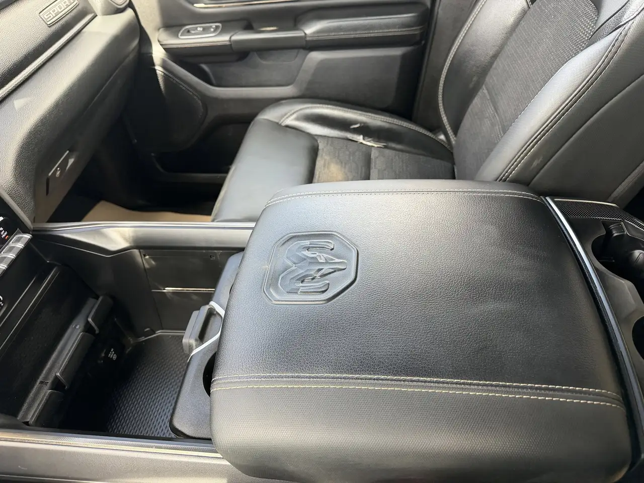 RAM 1500 снимка RAM 1500