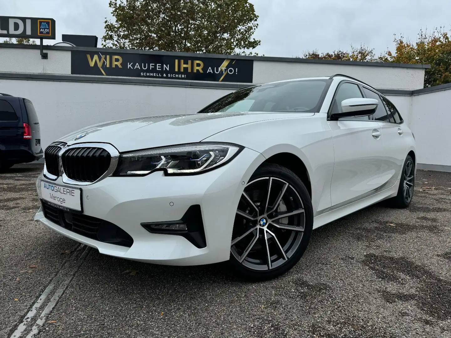 BMW 330 i xDrive Aut. PANO/STOP&GO/LASER/KAMERA/ALU Blanc - 1