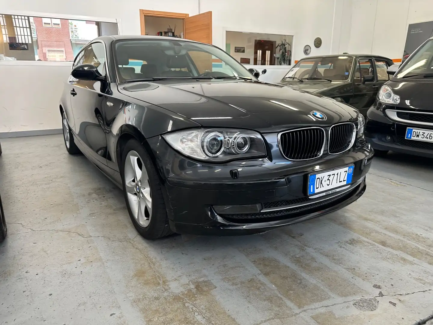 BMW 120 120i cat 3 porte Futura - Pelle - Xeno - Autonavig Nero - 2
