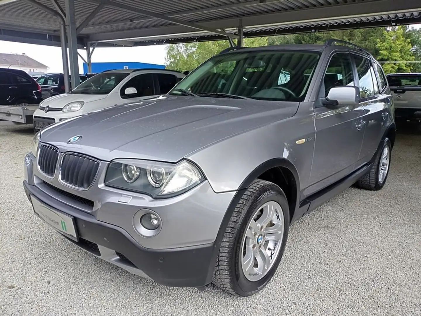 BMW X3 2.0d 2.Besitz! Viele Neuteile! Silber - 1