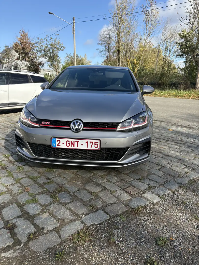 Volkswagen Golf GTI - 1