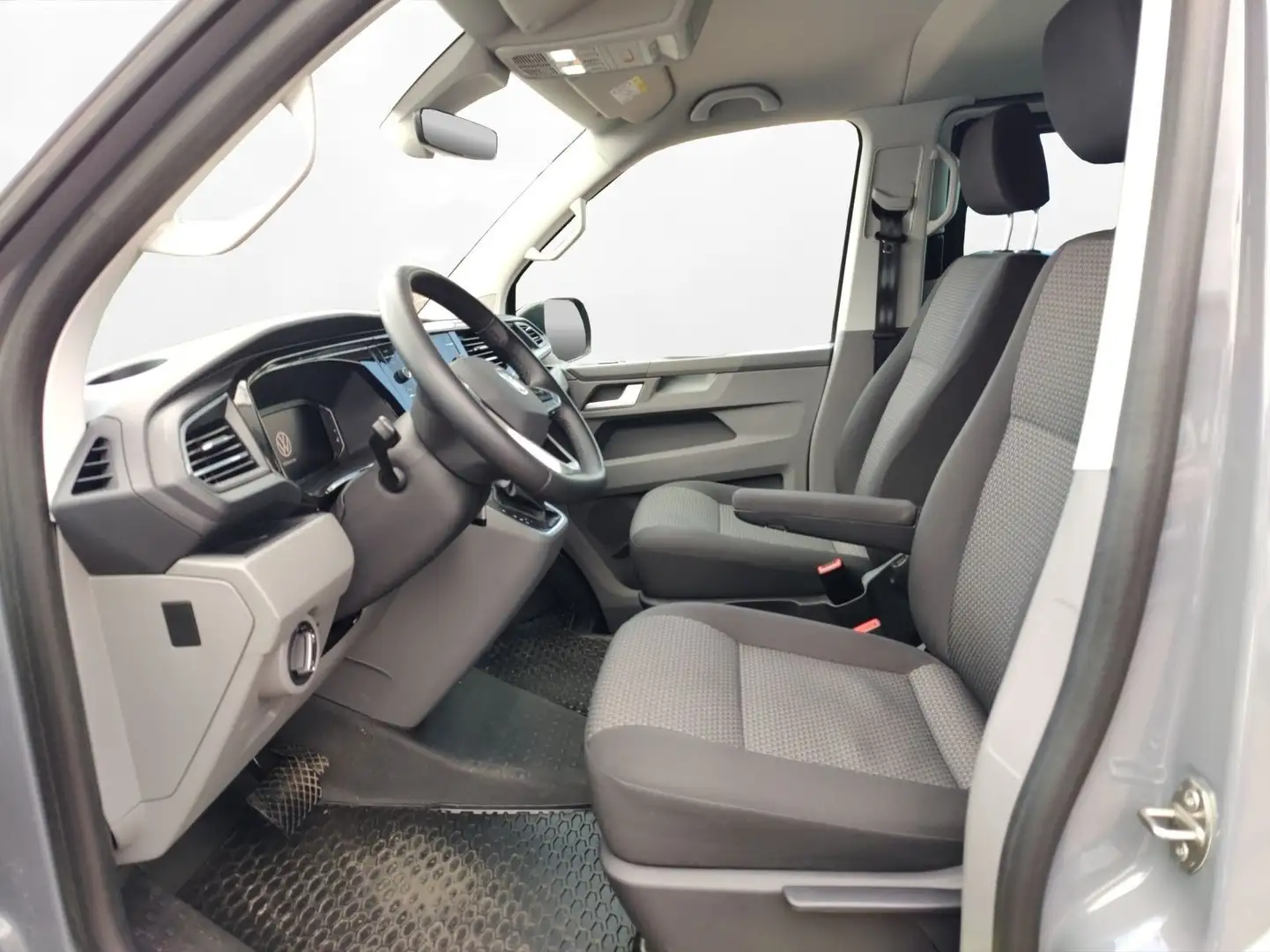 Volkswagen T6.1 Caravelle Trendline Motor: 2,0 l TDI SCR 11 Grau - 2