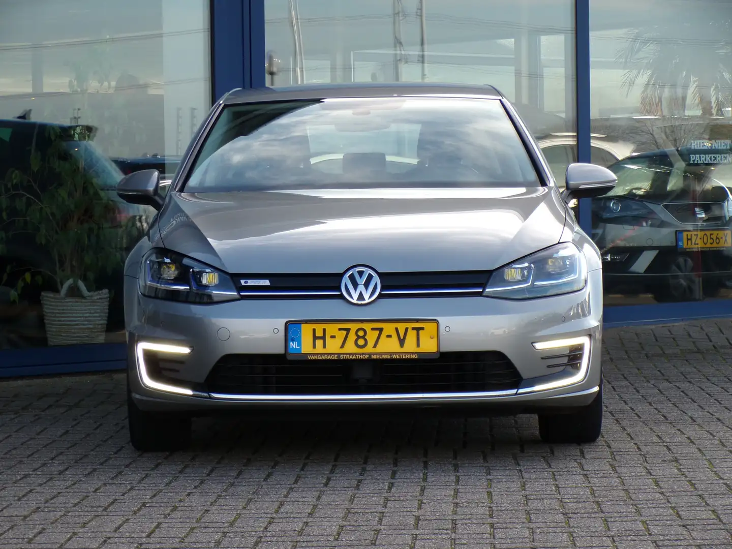 Volkswagen e-Golf E-DITION, SOH 93.5% / Full LED / Carplay + Android Gris - 2