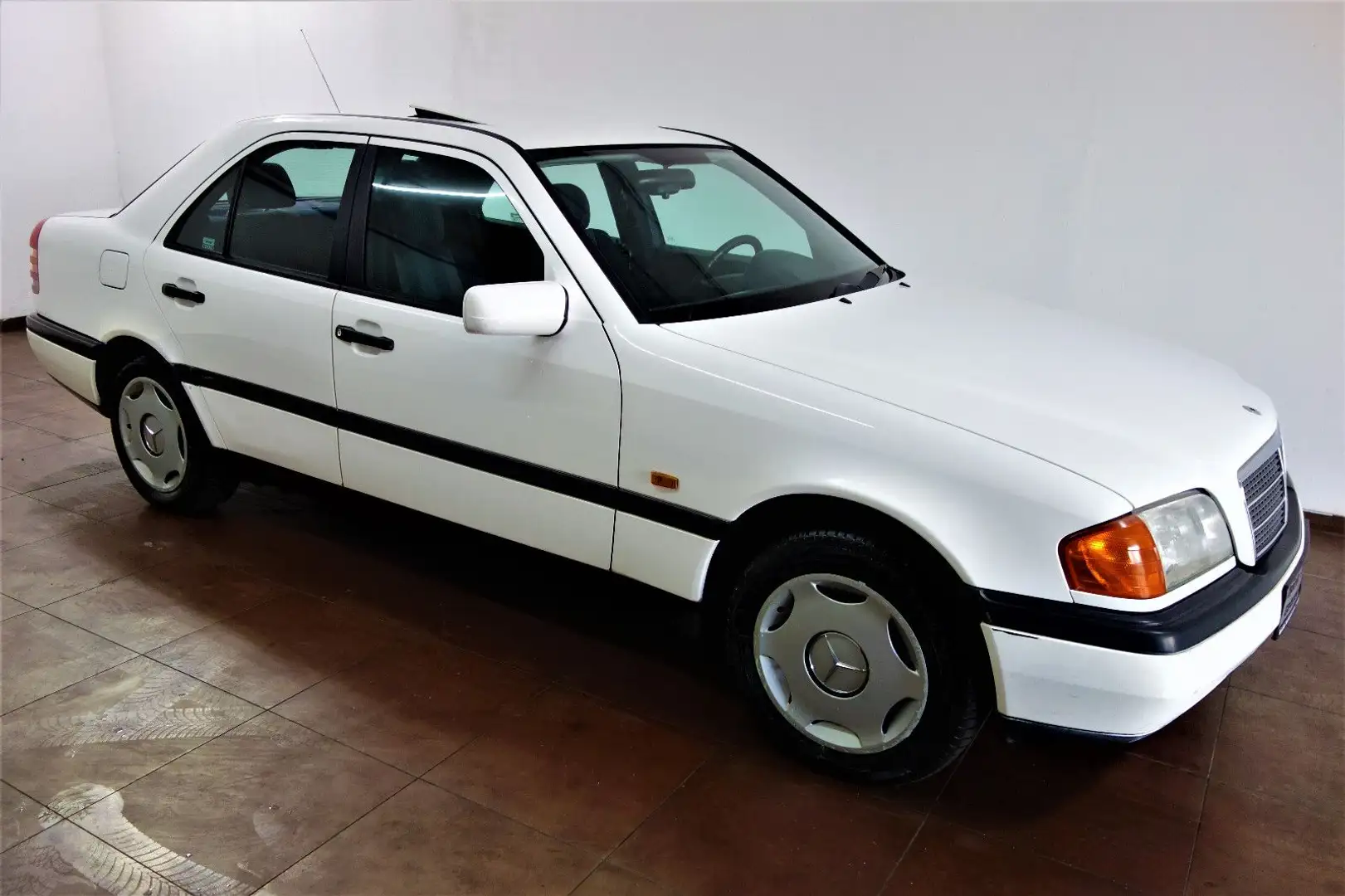 Mercedes-Benz C 180 Lim W202 Automatik/Klima/AHK/Euro-2 Blanco - 1