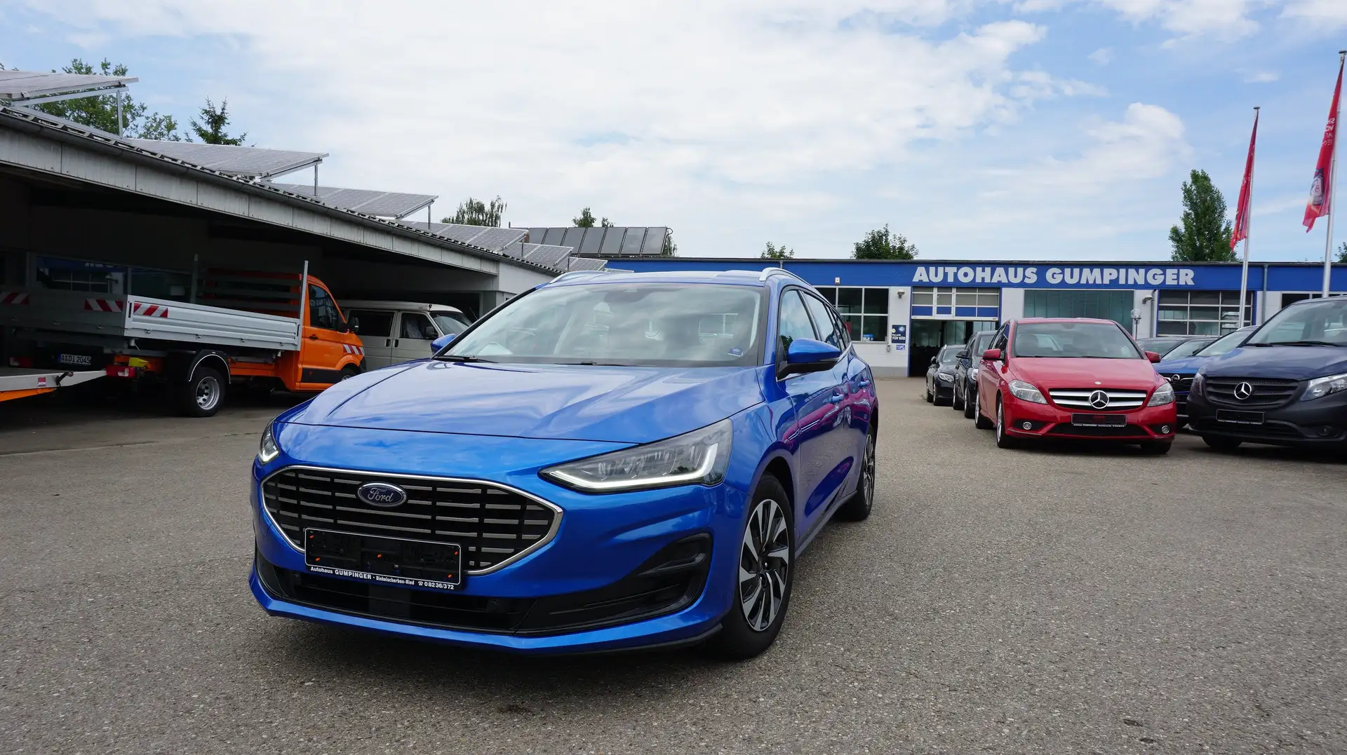 Ford Focus Turnier 1.5 EcoBlue Aut. TITANIUM !! Kamera !! DAB Blau - 1