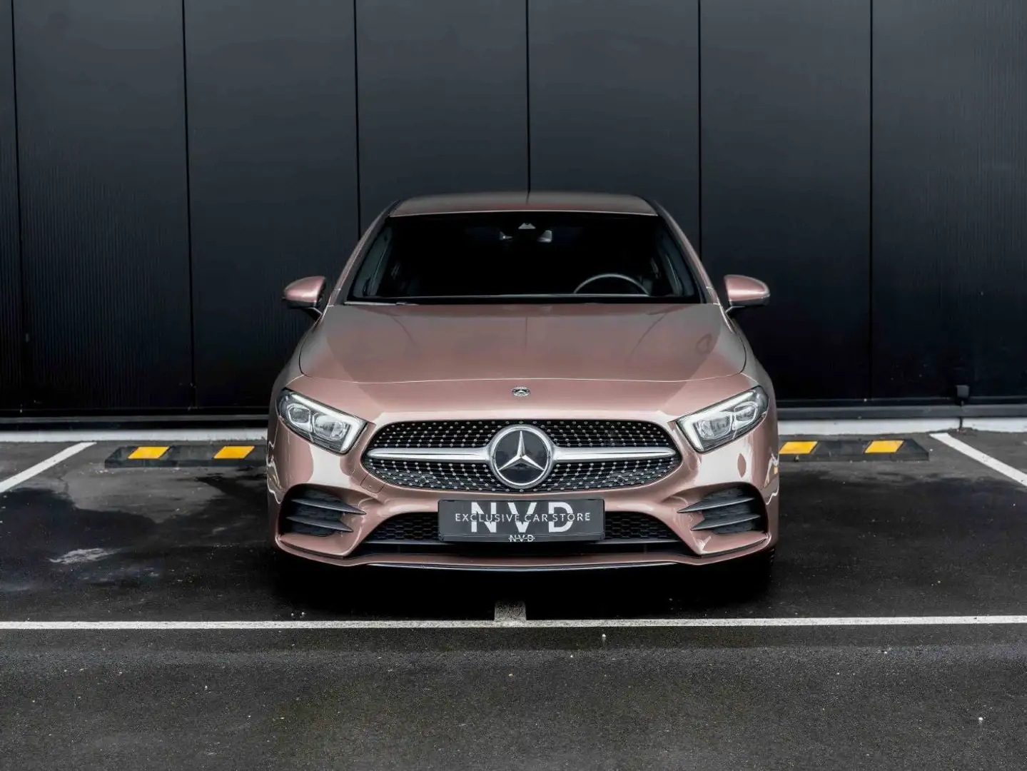 Mercedes-Benz A 200 AMG | Sfeerverlichting | Adapt cruise | Camera | Or - 2