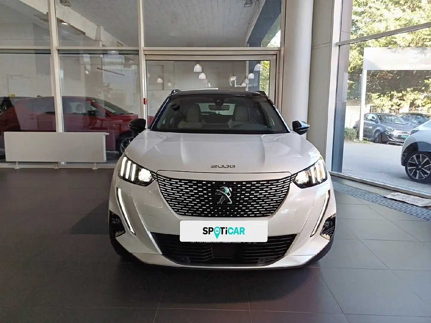 Peugeot e-2008 50kWh GT Pack Weiß - 2