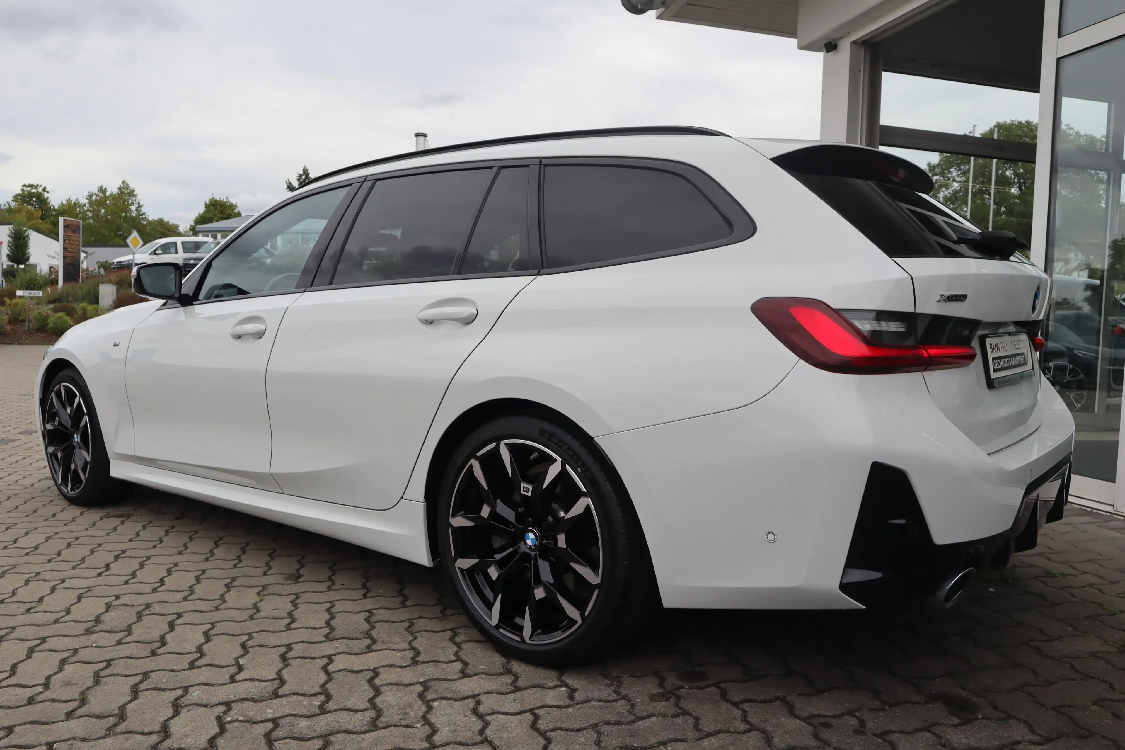 BMW 330 i xDrive Touring M Sport/HiFi/DAB/LED/ACC/AHK — photo 2