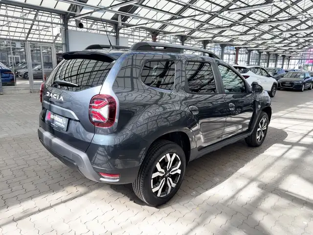 Dacia Duster view 5