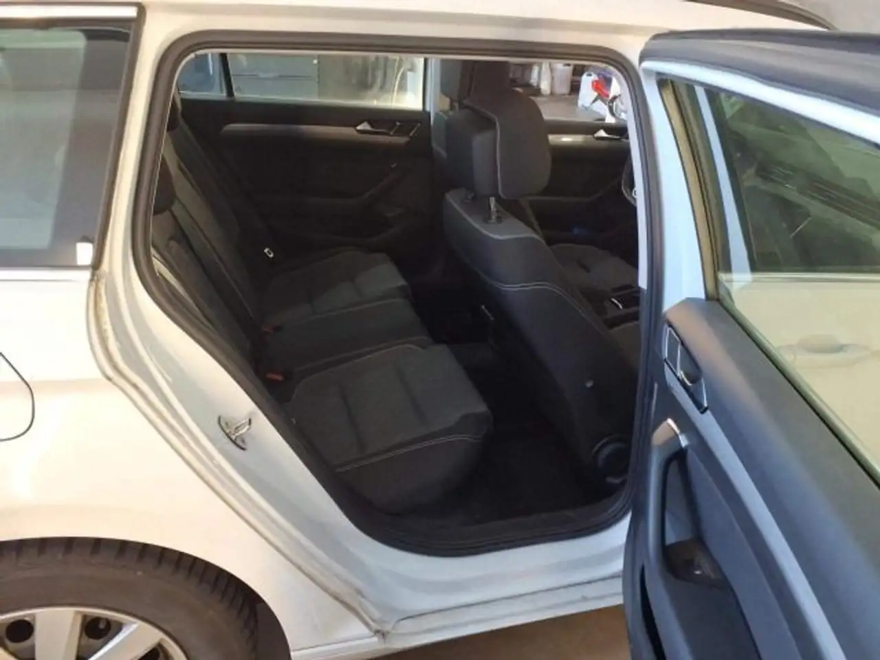Volkswagen Passat Variant Business 2.0 TDI DSG AHK/Nav/Kam/ 4