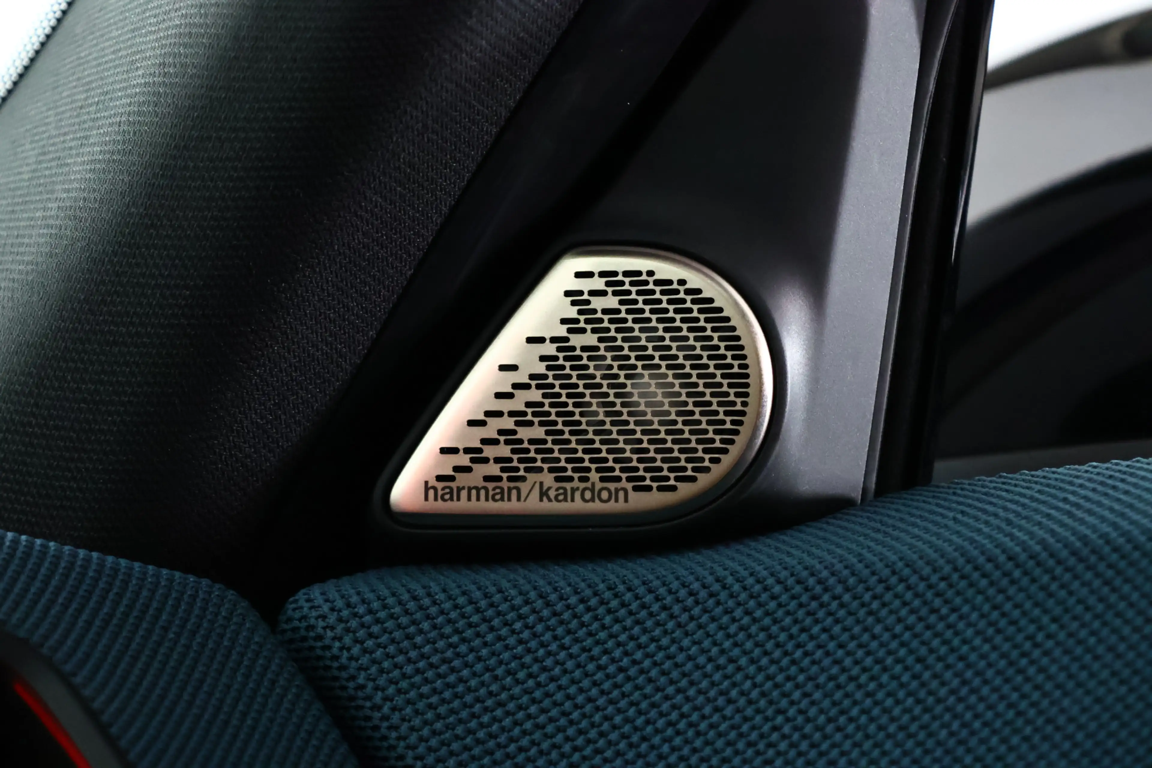 MINI Countryman E Favoured 66.5 kWh Panorama / Navi / CarPlay / ACC — photo 37
