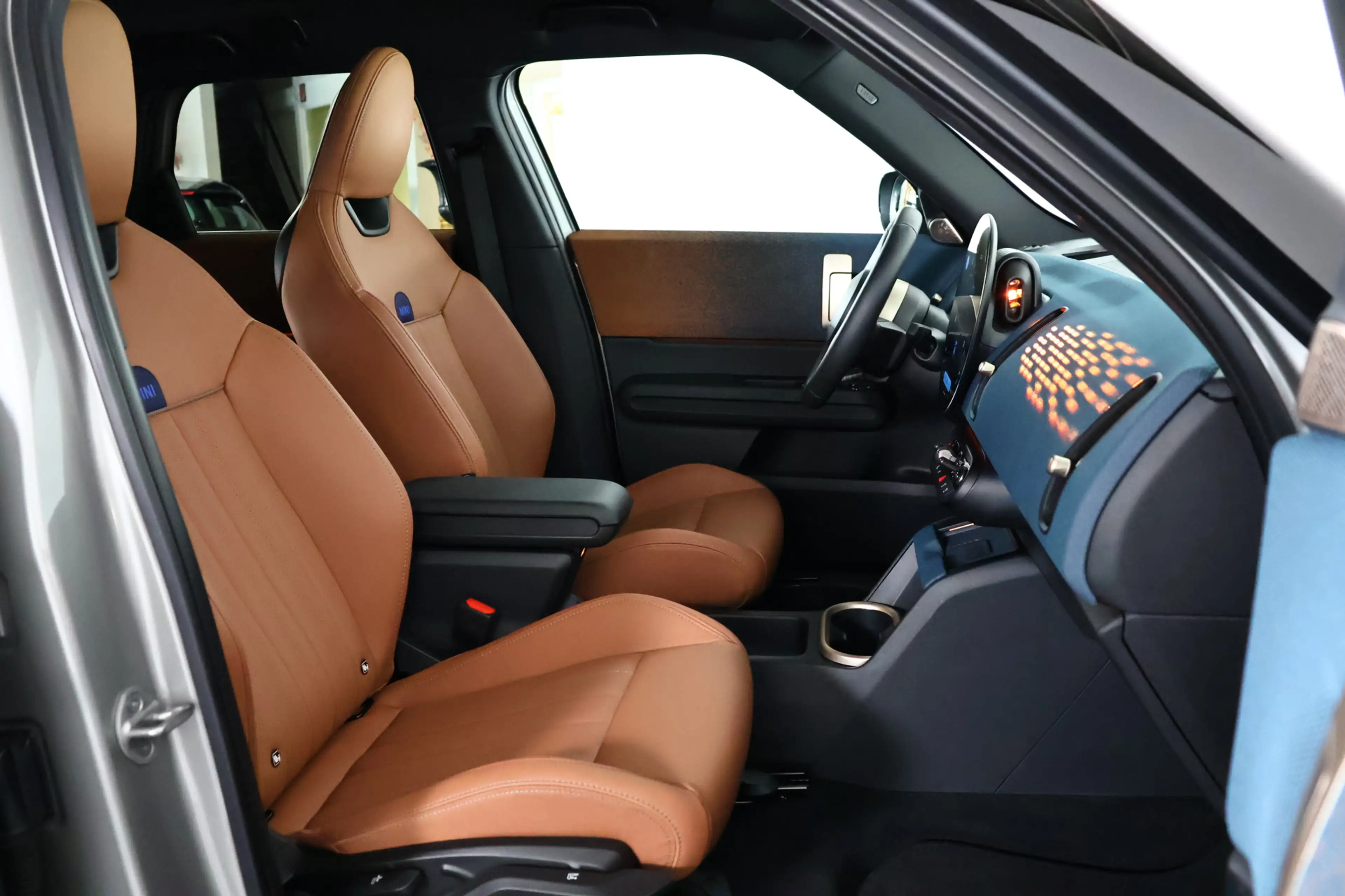 MINI Countryman E Favoured 66.5 kWh Panorama / Navi / CarPlay / ACC — photo 17