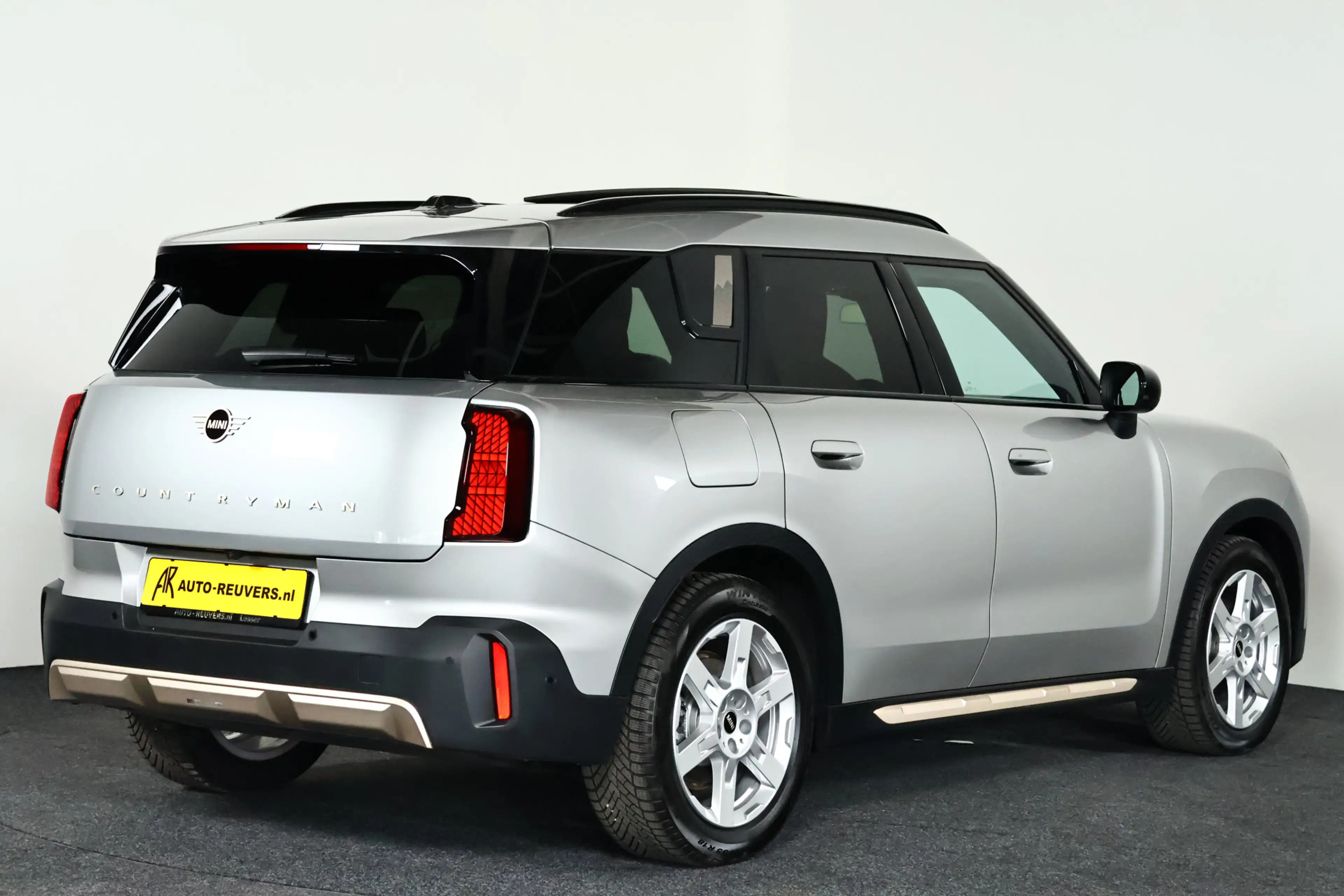 MINI Countryman E Favoured 66.5 kWh Panorama / Navi / CarPlay / ACC — photo 2
