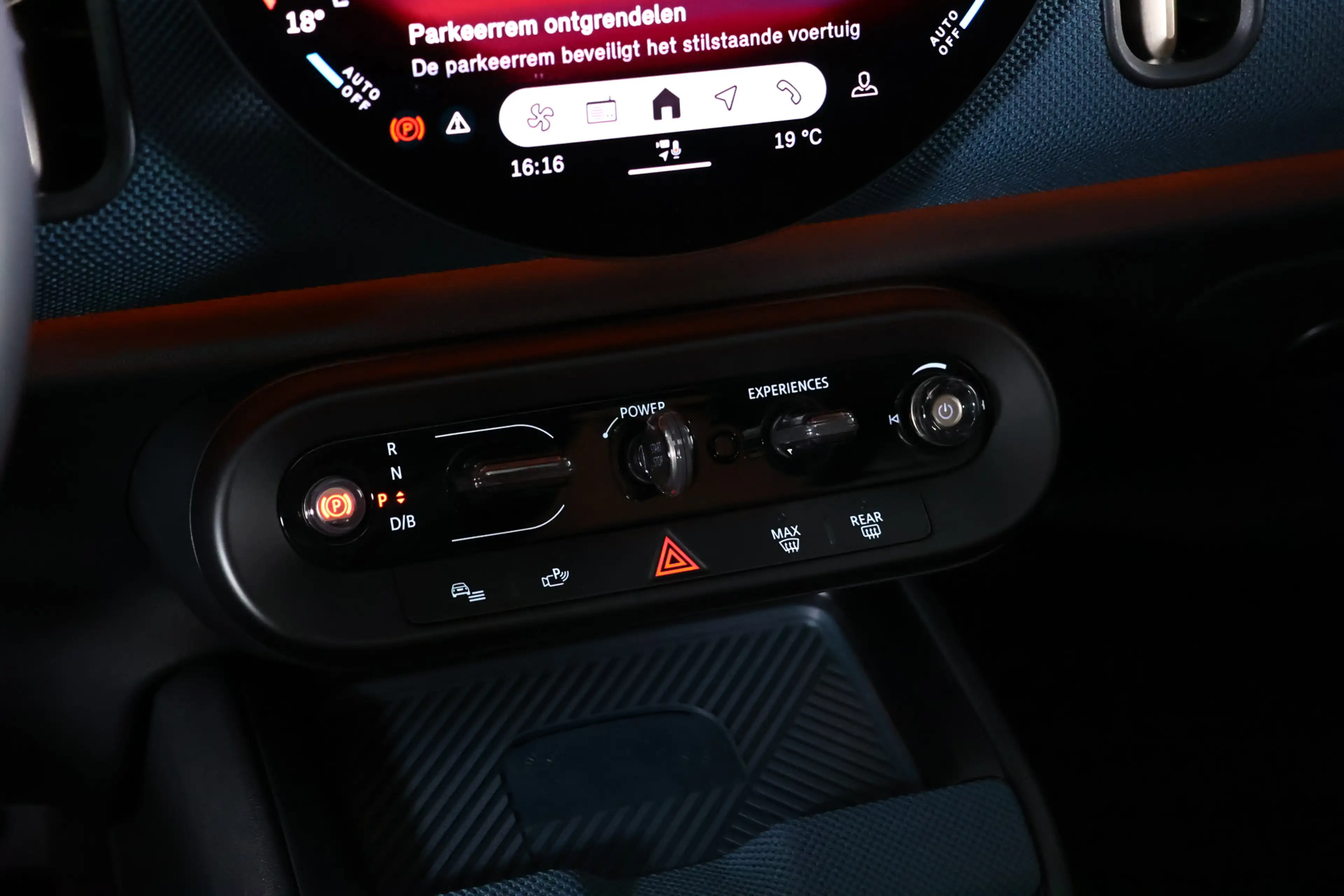 MINI Countryman E Favoured 66.5 kWh Panorama / Navi / CarPlay / ACC — photo 30