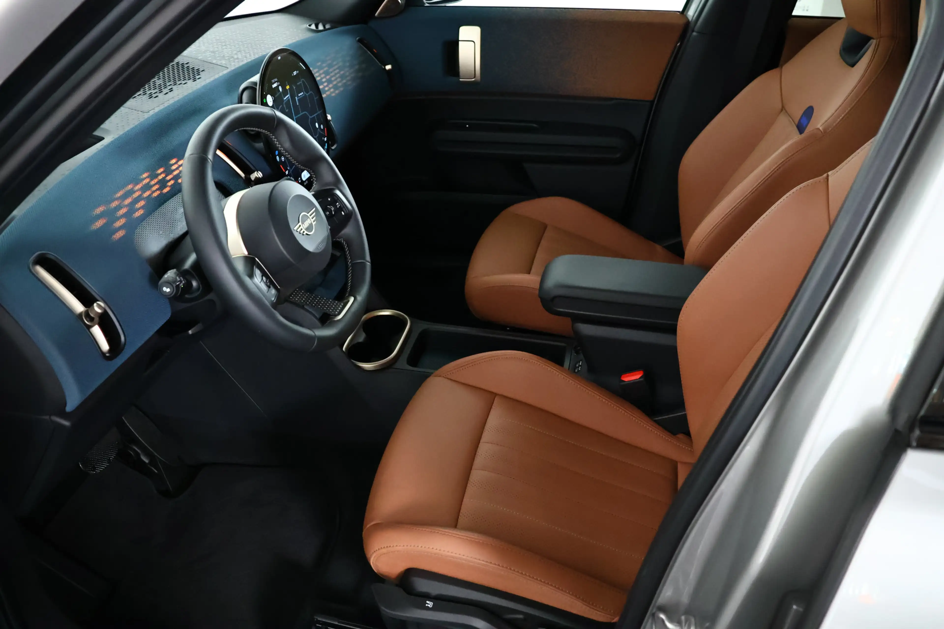 MINI Countryman E Favoured 66.5 kWh Panorama / Navi / CarPlay / ACC — photo 3