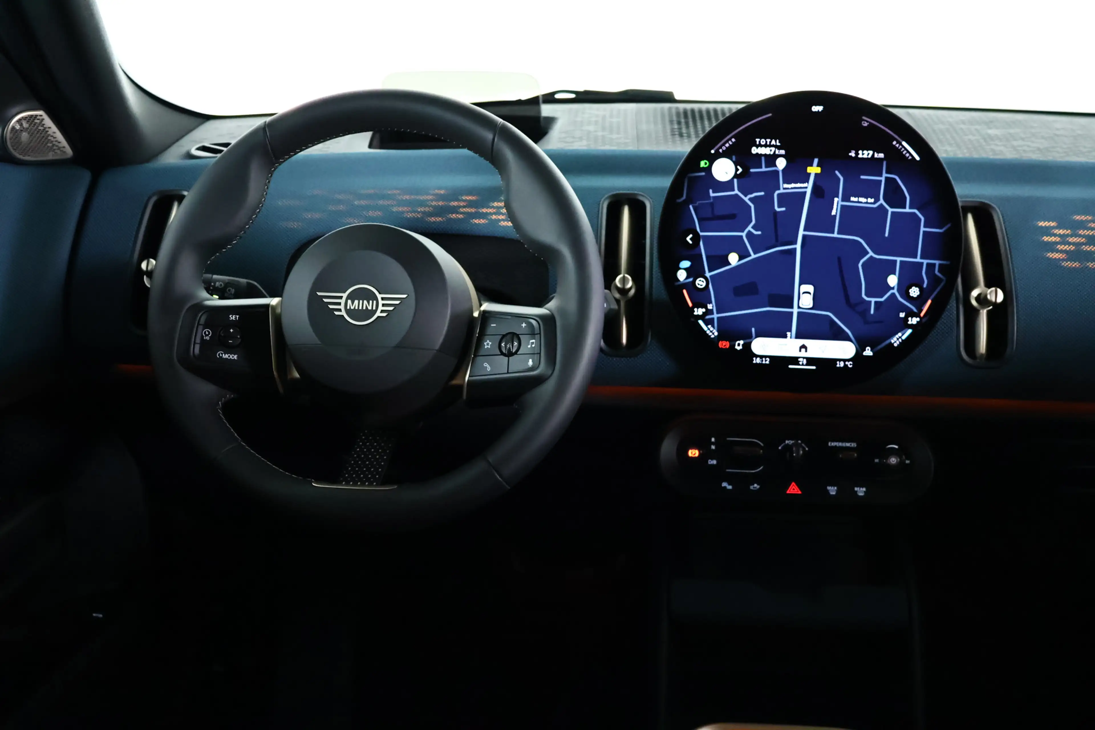 MINI Countryman E Favoured 66.5 kWh Panorama / Navi / CarPlay / ACC — photo 19