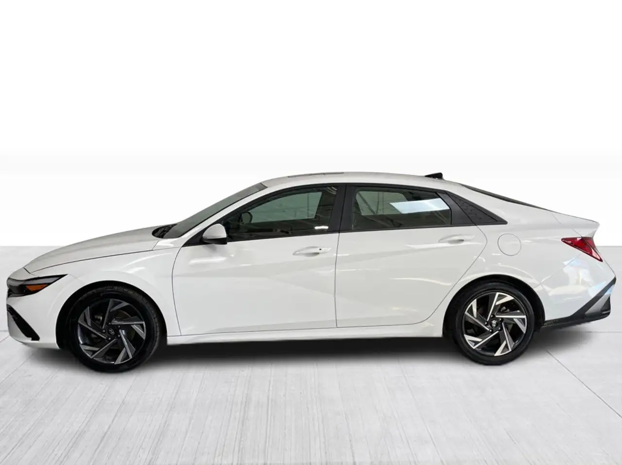 Hyundai ELANTRA fotografie Hyundai ELANTRA