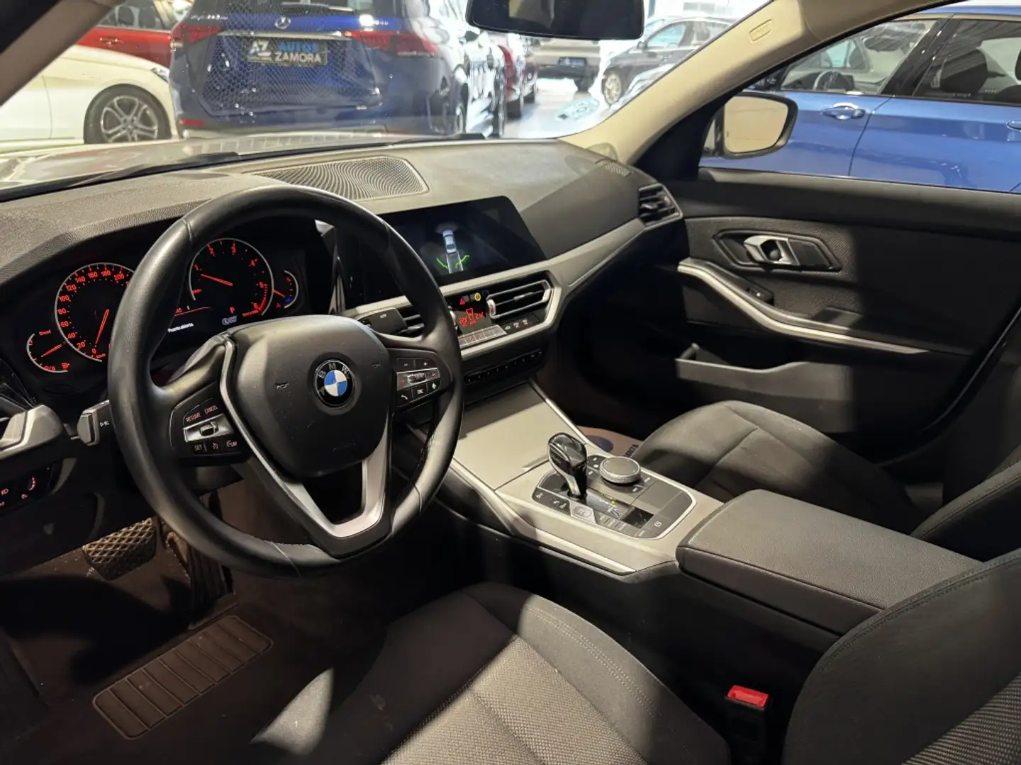 BMW 318 318dA Grau - 2