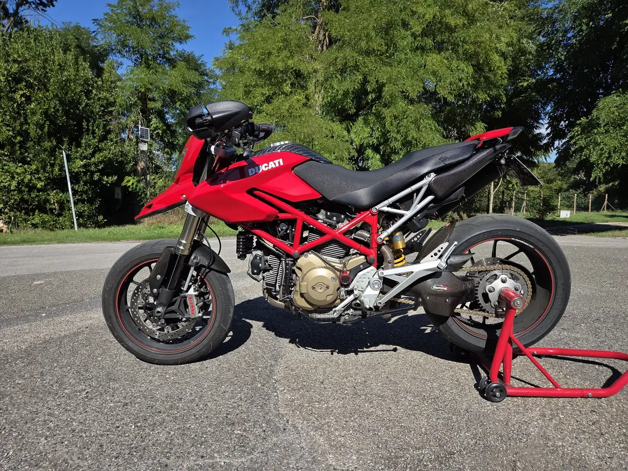 Ducati Hypermotard 1100