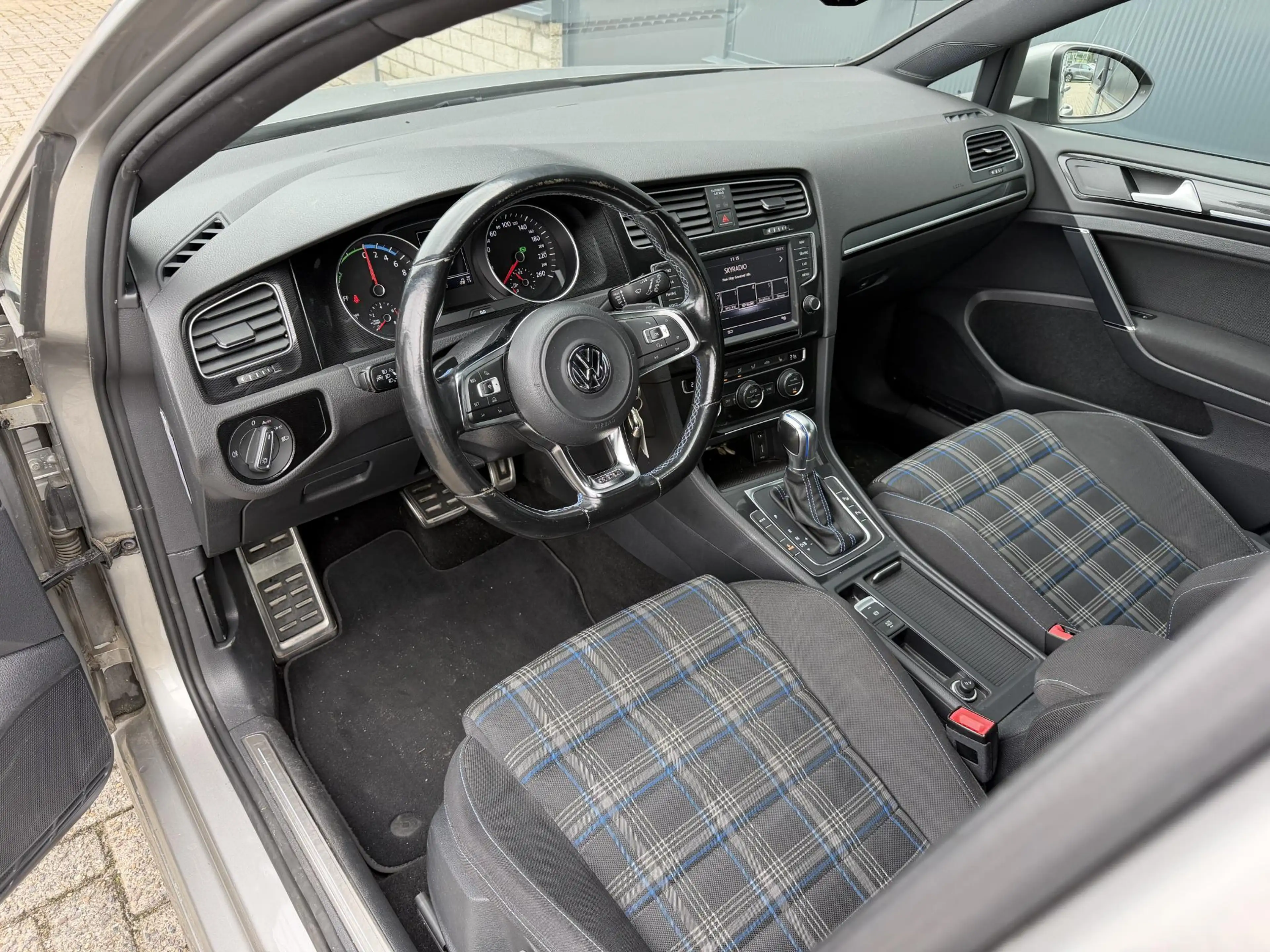 Volkswagen Golf GTE 1.4 TSI 18"/SOH 94%/Trekhaak/Stoelverwarming/Parke — photo 13