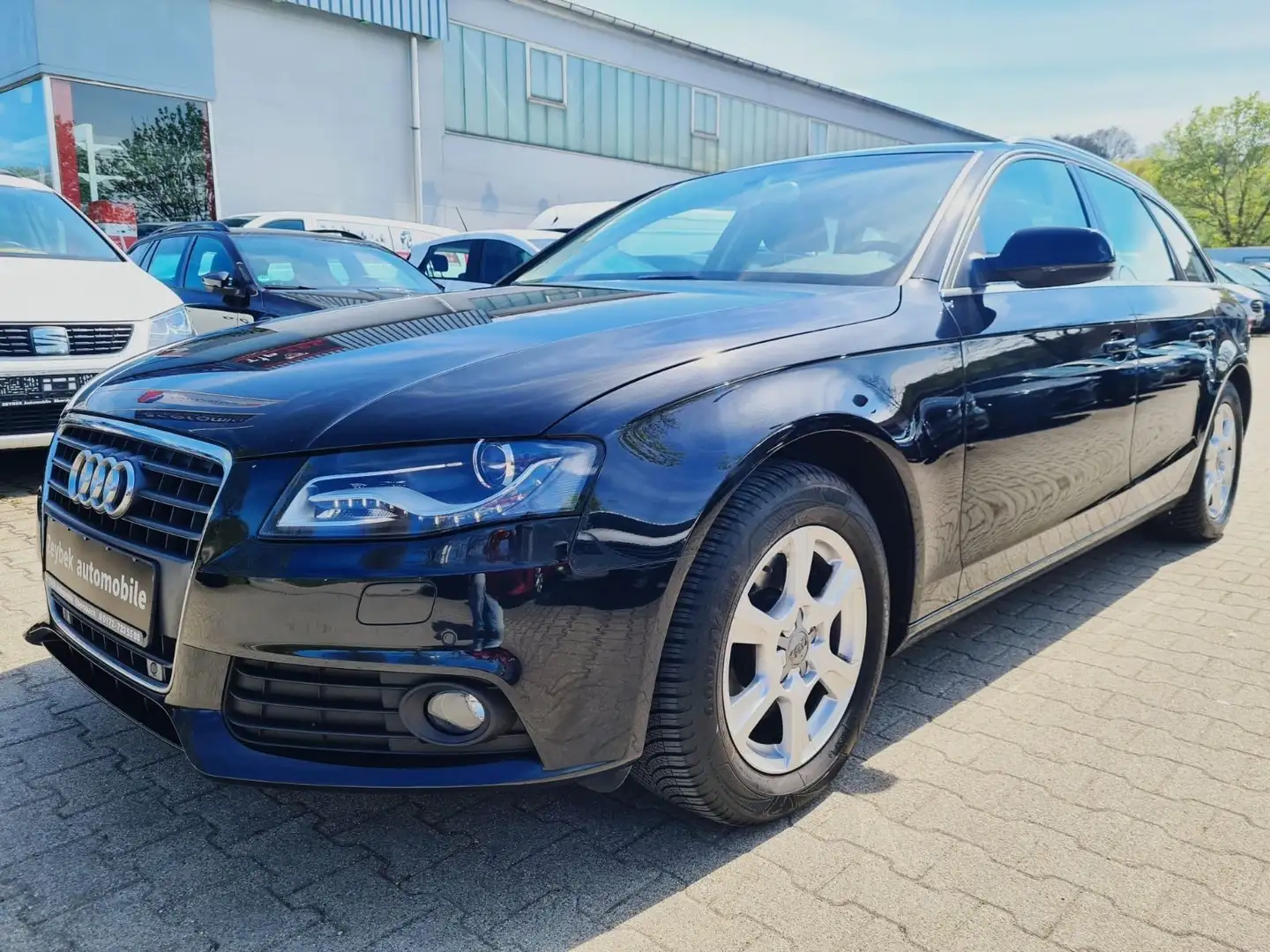 Audi A4 Avant Ambiente Schwarz - 1