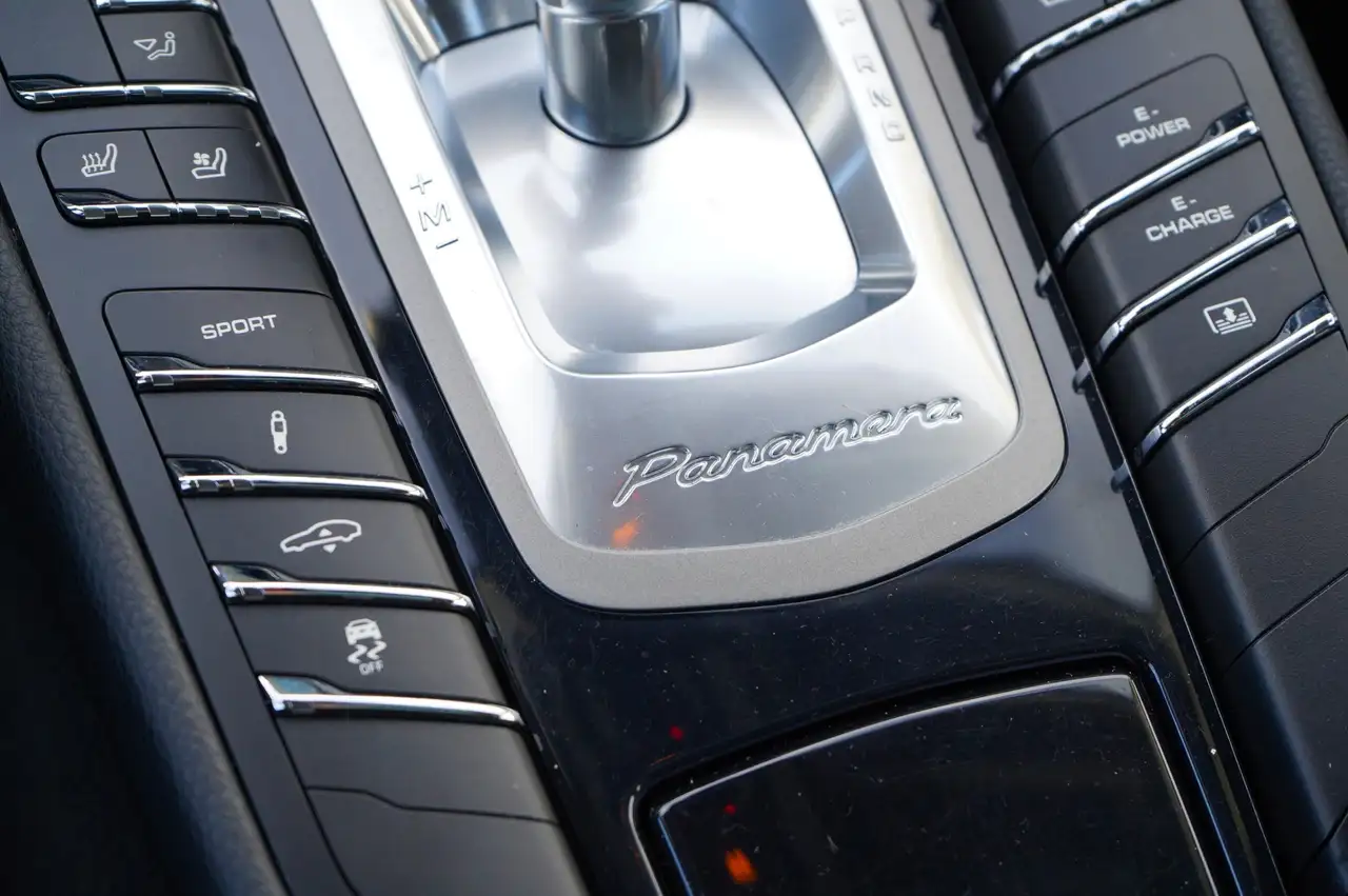 Porsche Panamera снимка Porsche Panamera