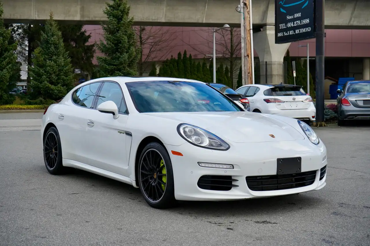 Porsche Panamera снимка Porsche Panamera