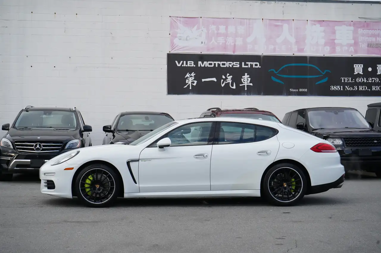 Porsche Panamera снимка Porsche Panamera