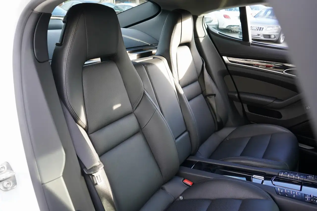 Porsche Panamera снимка Porsche Panamera