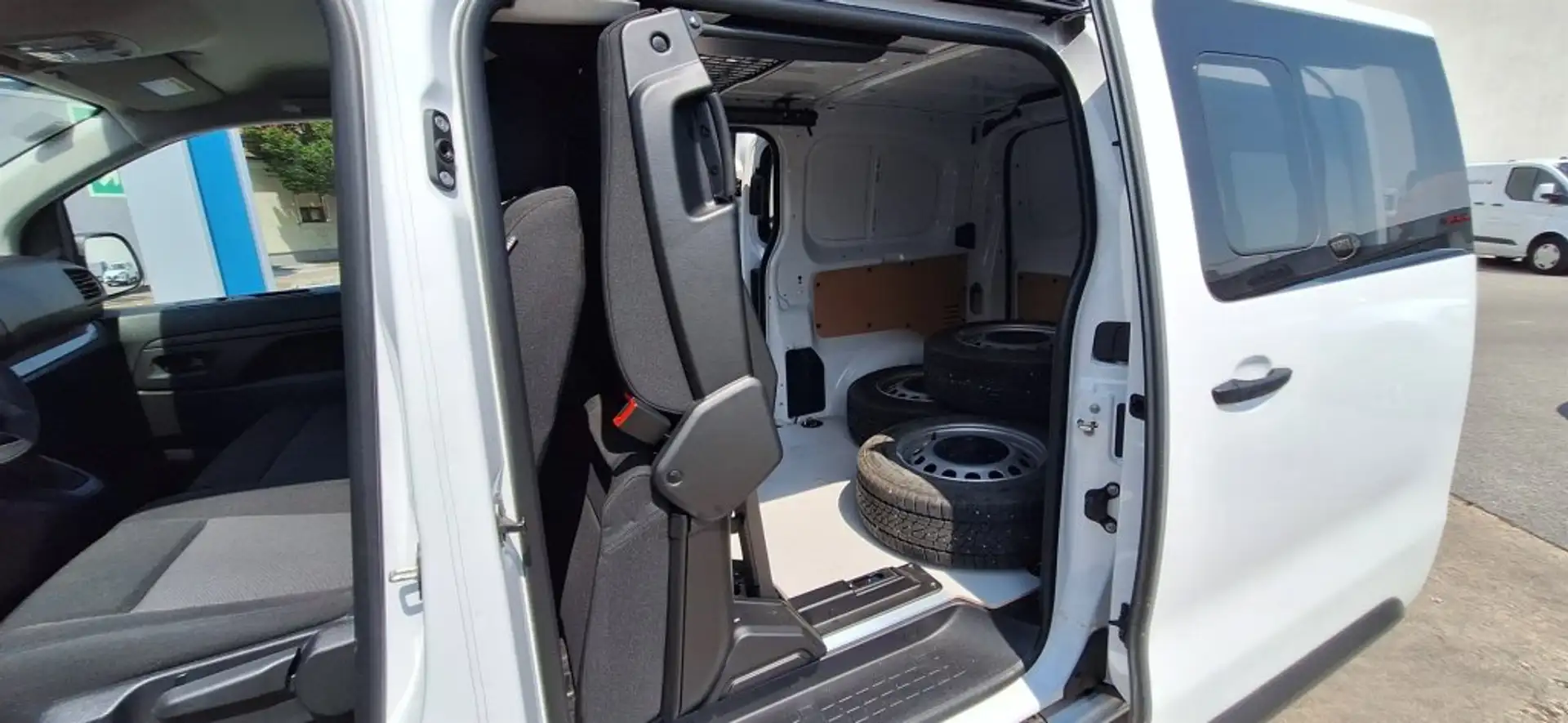 Fiat Scudo DoKa 6-sitzig L2H1 BlueHDi flexible Rückwand! Weiß - 2