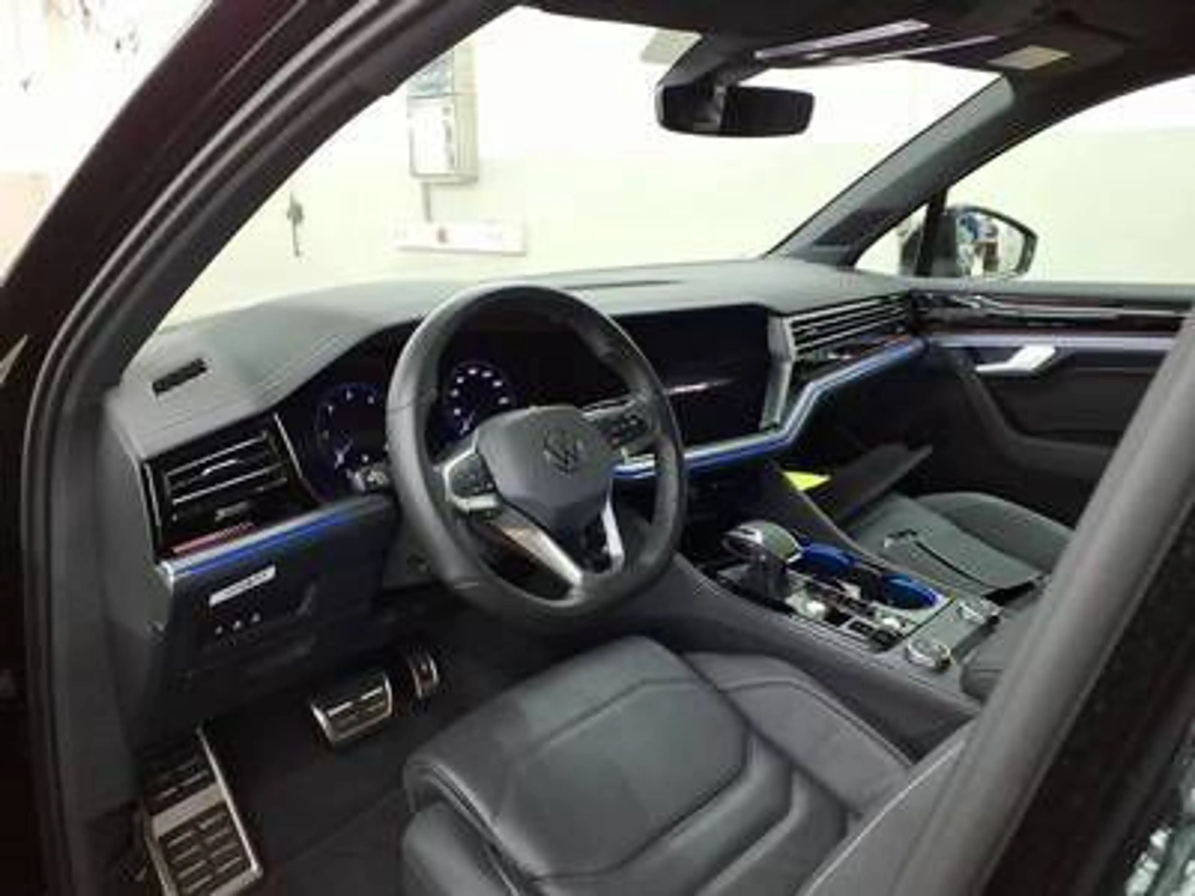 Volkswagen Touareg R-LINE 3.0TDI 231PS NP.101T ACC.AHK.STHZG.KAMERA.N — photo 4