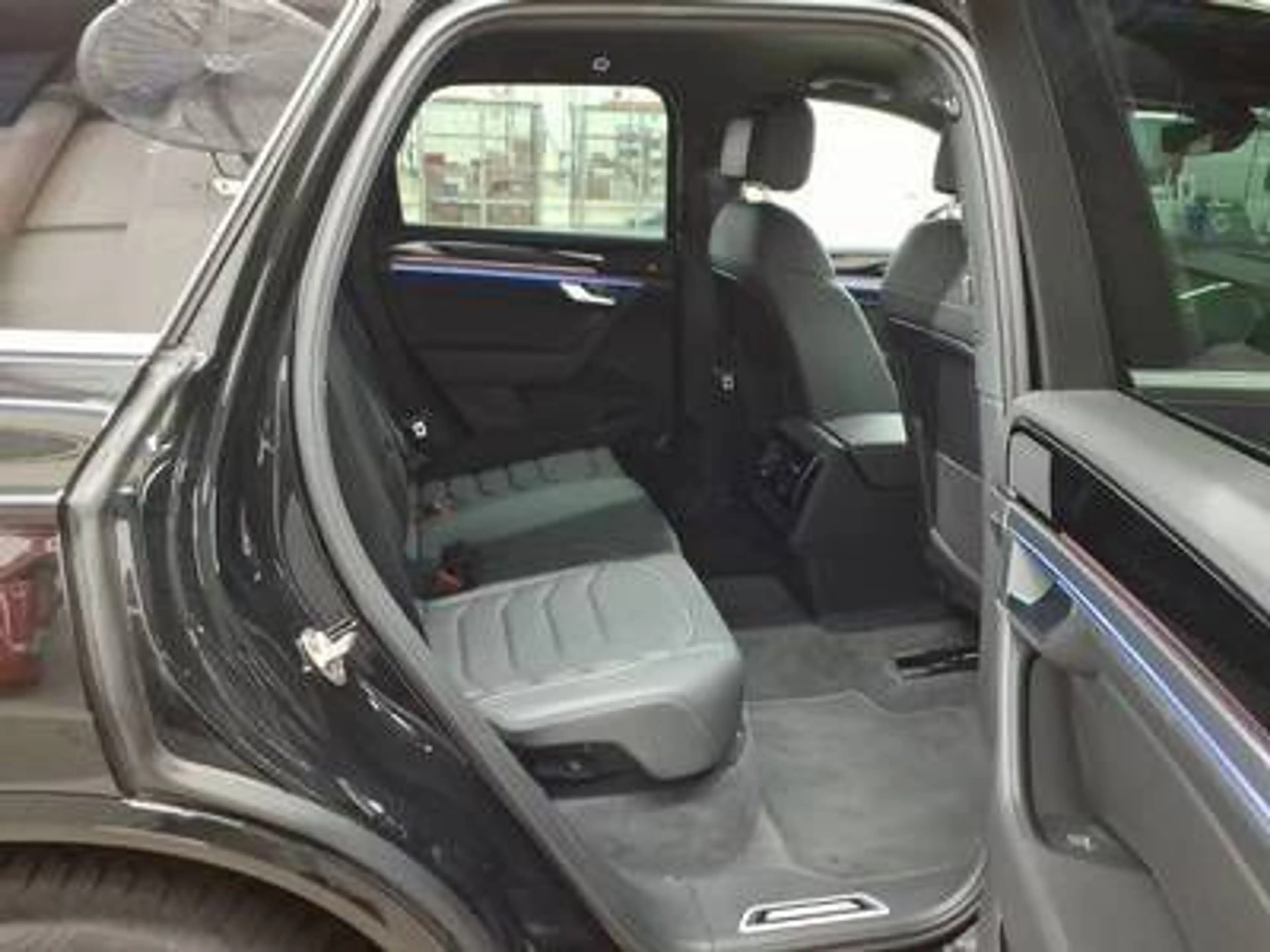 Volkswagen Touareg R-LINE 3.0TDI 231PS NP.101T ACC.AHK.STHZG.KAMERA.N — photo 6