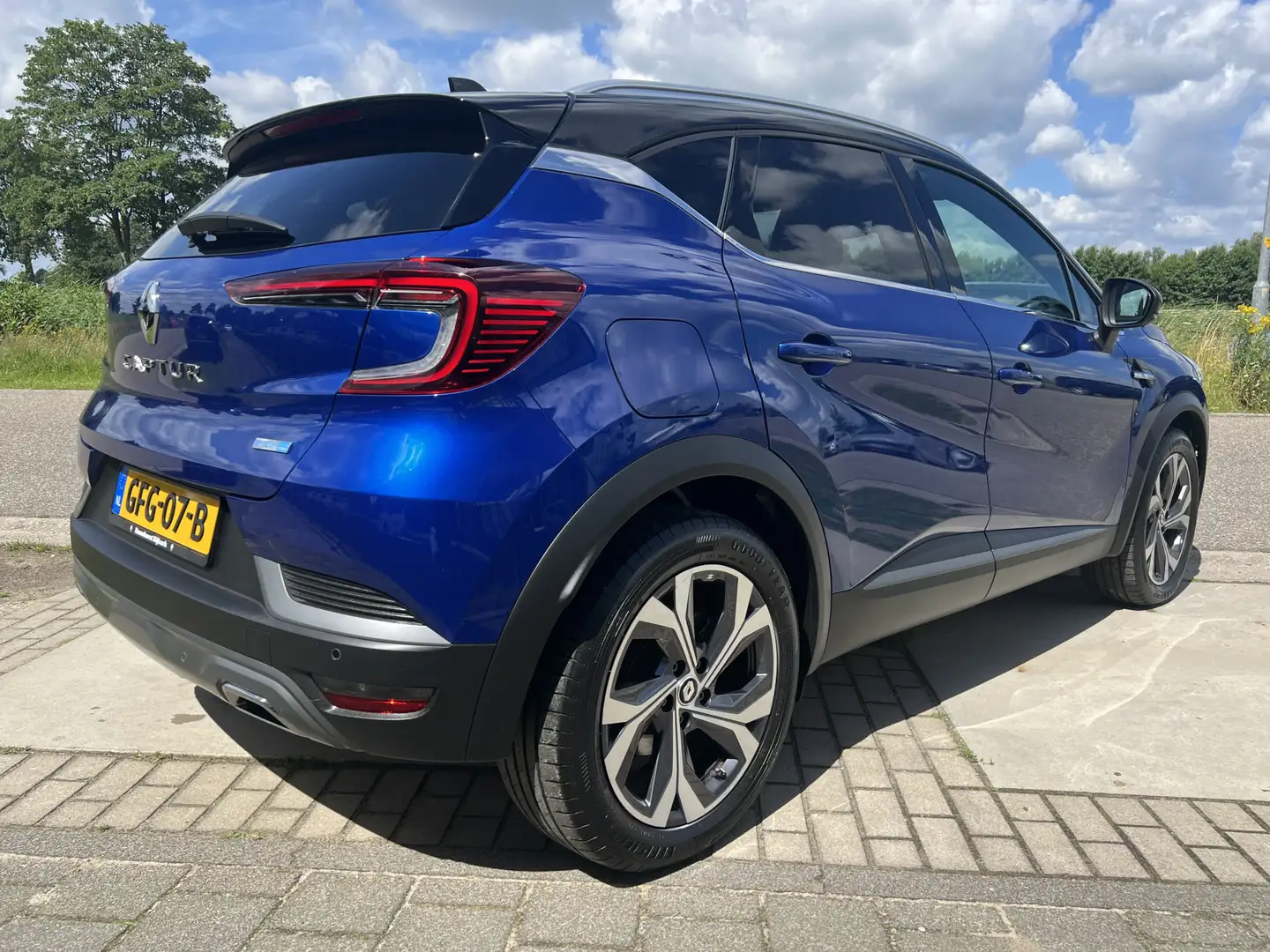 Renault Captur 1.6 E-Tech Plug-in Hybrid 160 R.S. Line / Automaat Blauw - 2