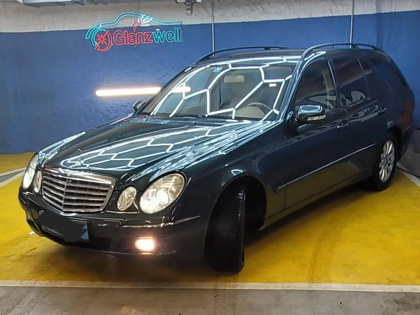 Mercedes-Benz E 320 E 320 T Eleg. 4MATIC Sport Exterieur CDI Aut. Elegance Sport Exterieur Grün - 1