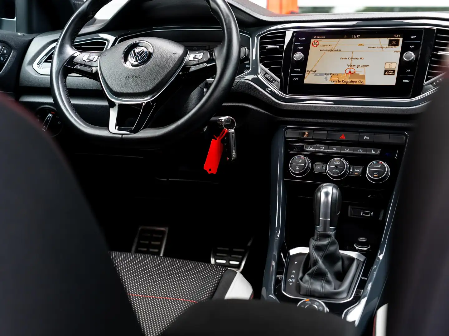 Volkswagen T-Roc 2.0 TSI 4Motion Sport | Navigatie | Stoelverwarmin Blauw - 2