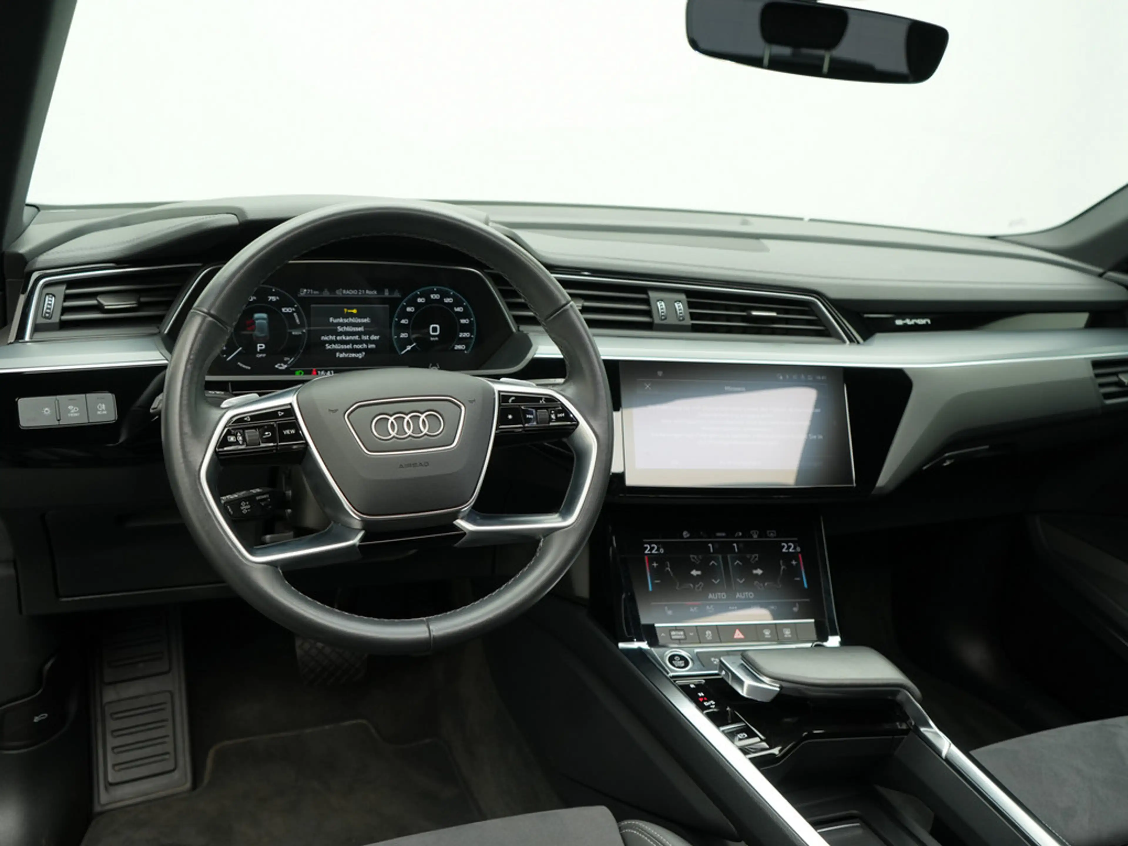 Audi Q8 e-tron S line KAM 360° B&O HUD NAVI VIRT SHZ — photo 9