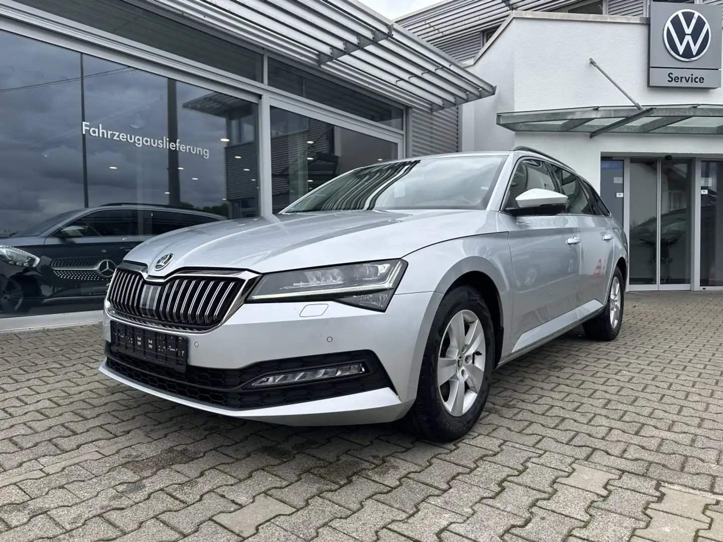 Skoda Superb Combi 2.0TDI STYLE*LED*NAVI*ACC*PDC Argent - 1