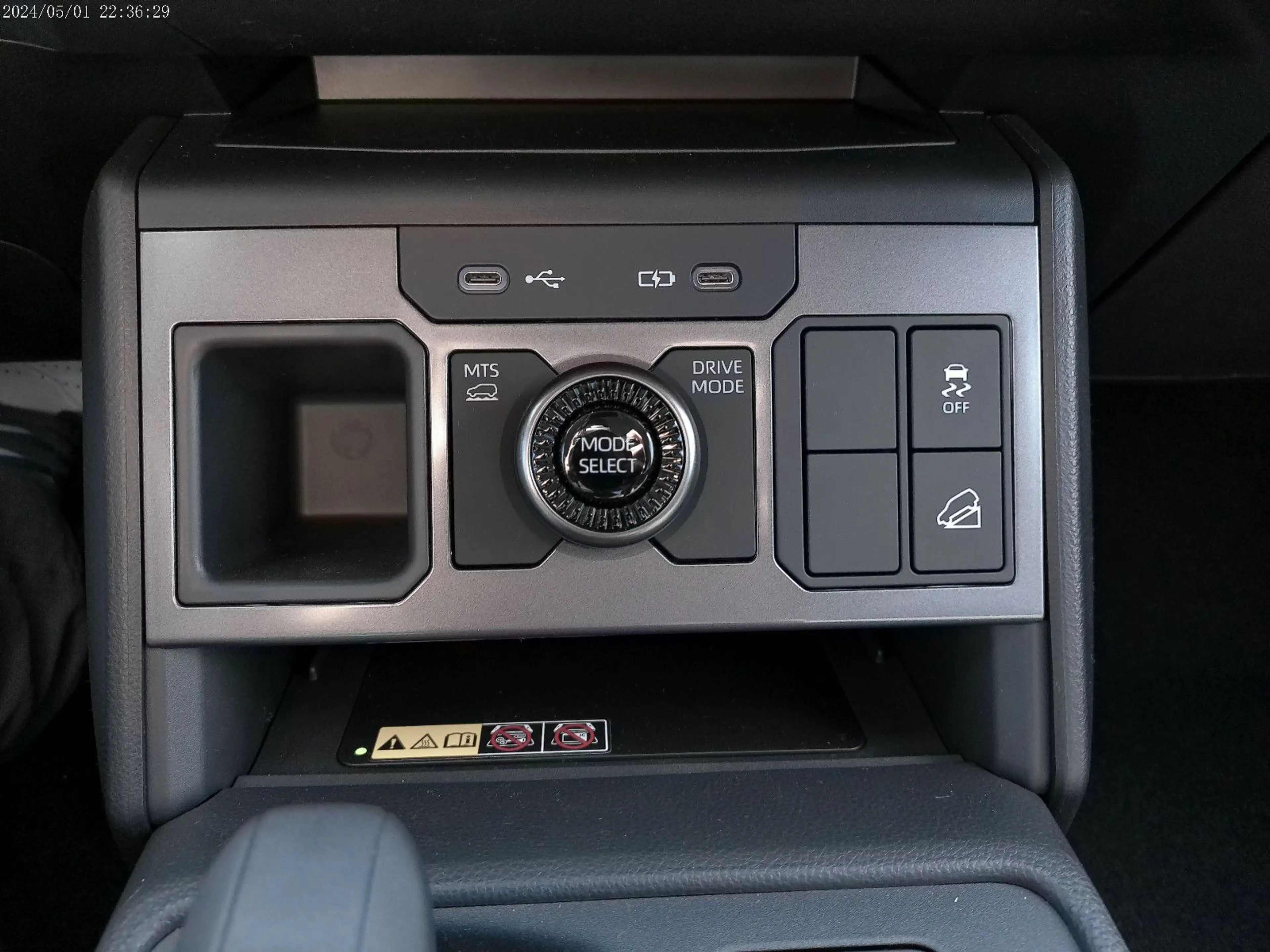 Toyota Hilux Double Cab Electric 144 kW 4x4 Executive — photo 15